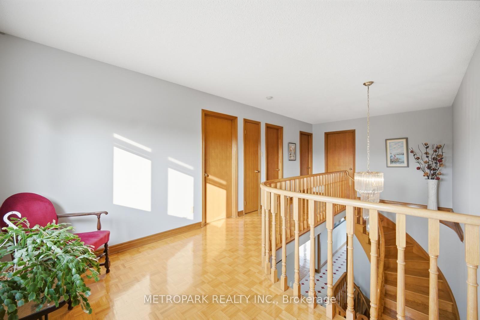 Photo 25 of 87 Belview Avenue, Vaughan, East Woodbridge — HOMEH