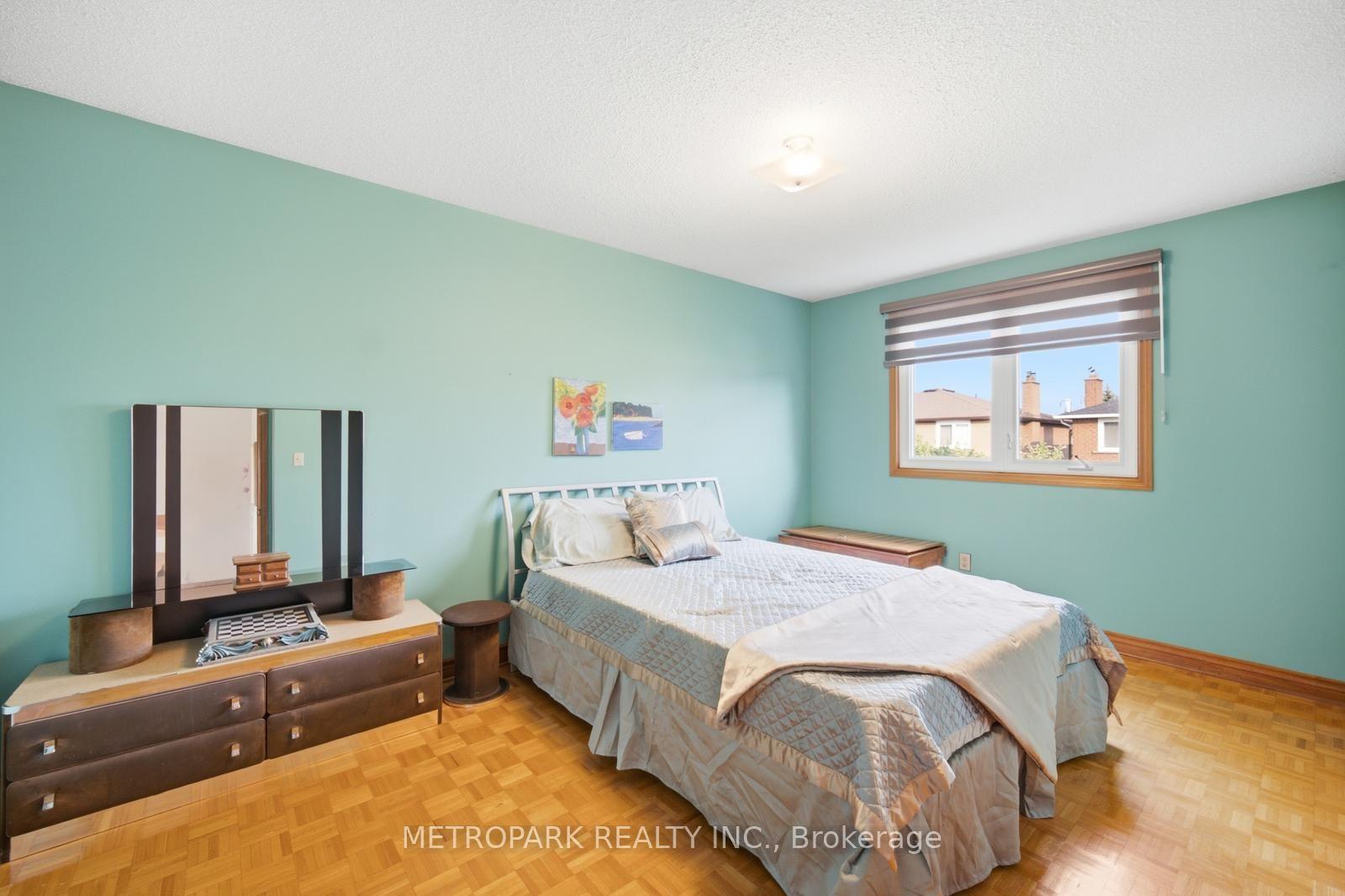 Photo 32 of 87 Belview Avenue, Vaughan, East Woodbridge — HOMEH