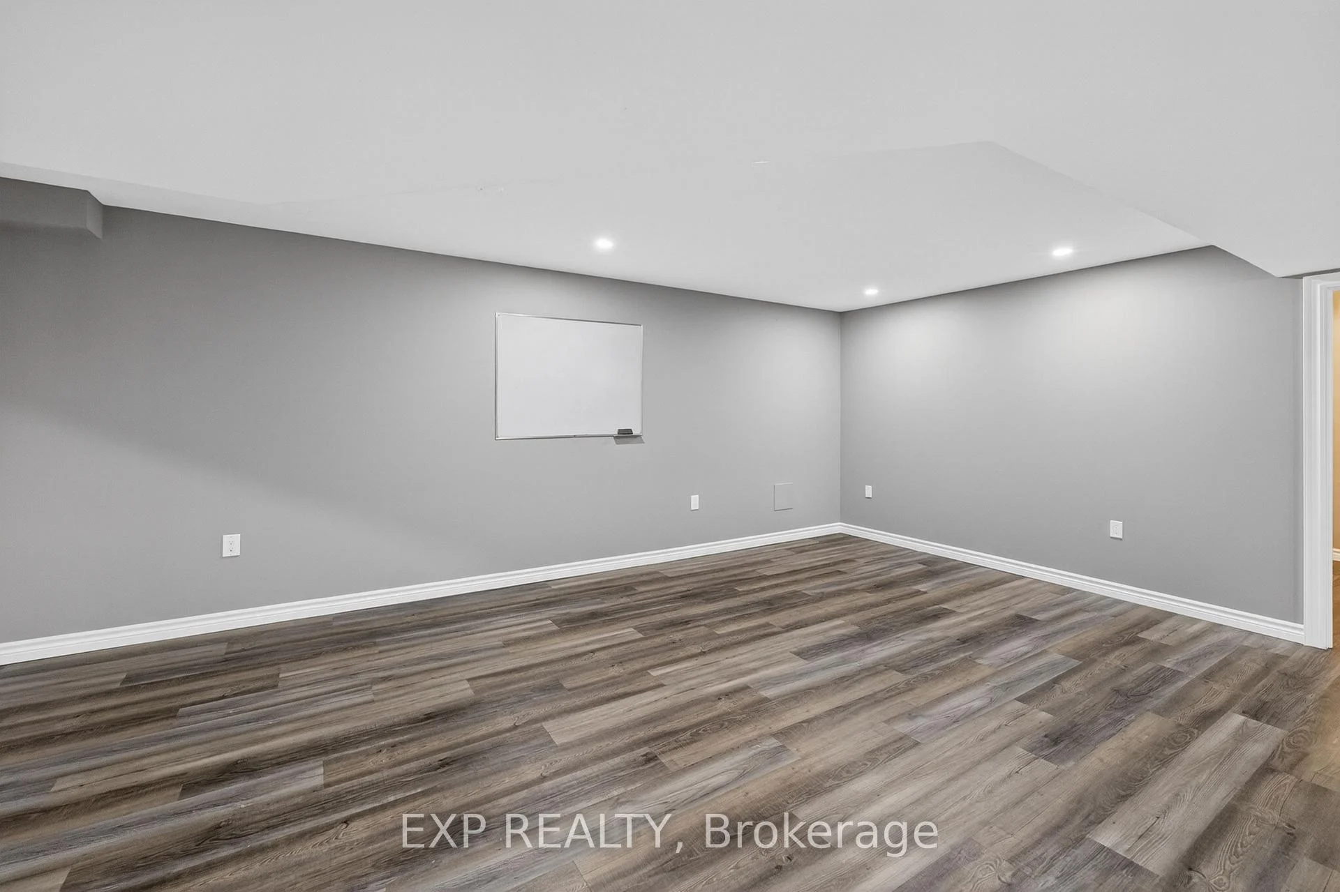 Photo 42 of 5783 Jake Crescent, Niagara Falls, Forestview — HOMEH
