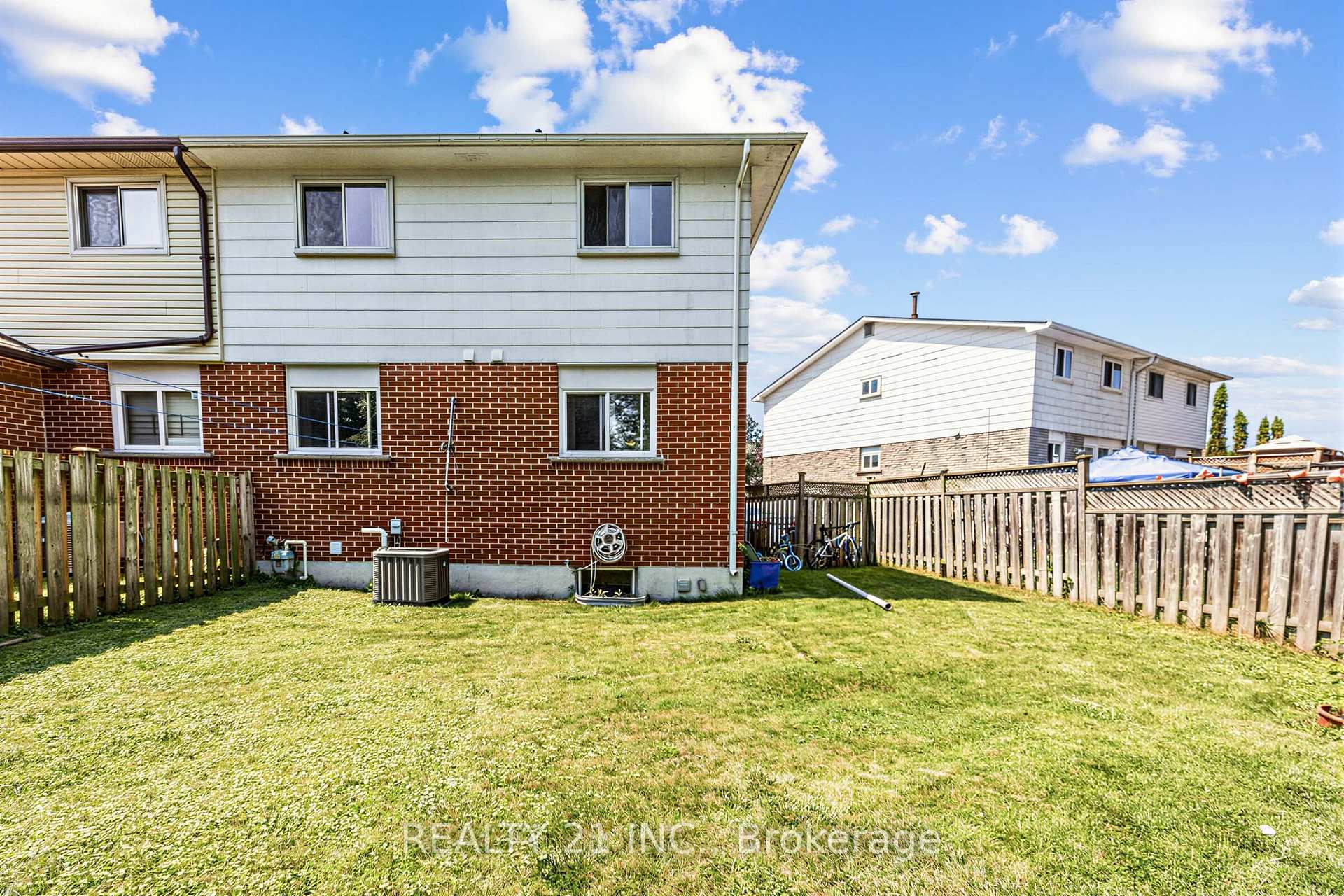Photo 31 of 376 Vancouver Crescent, Oshawa, Vanier — HOMEH
