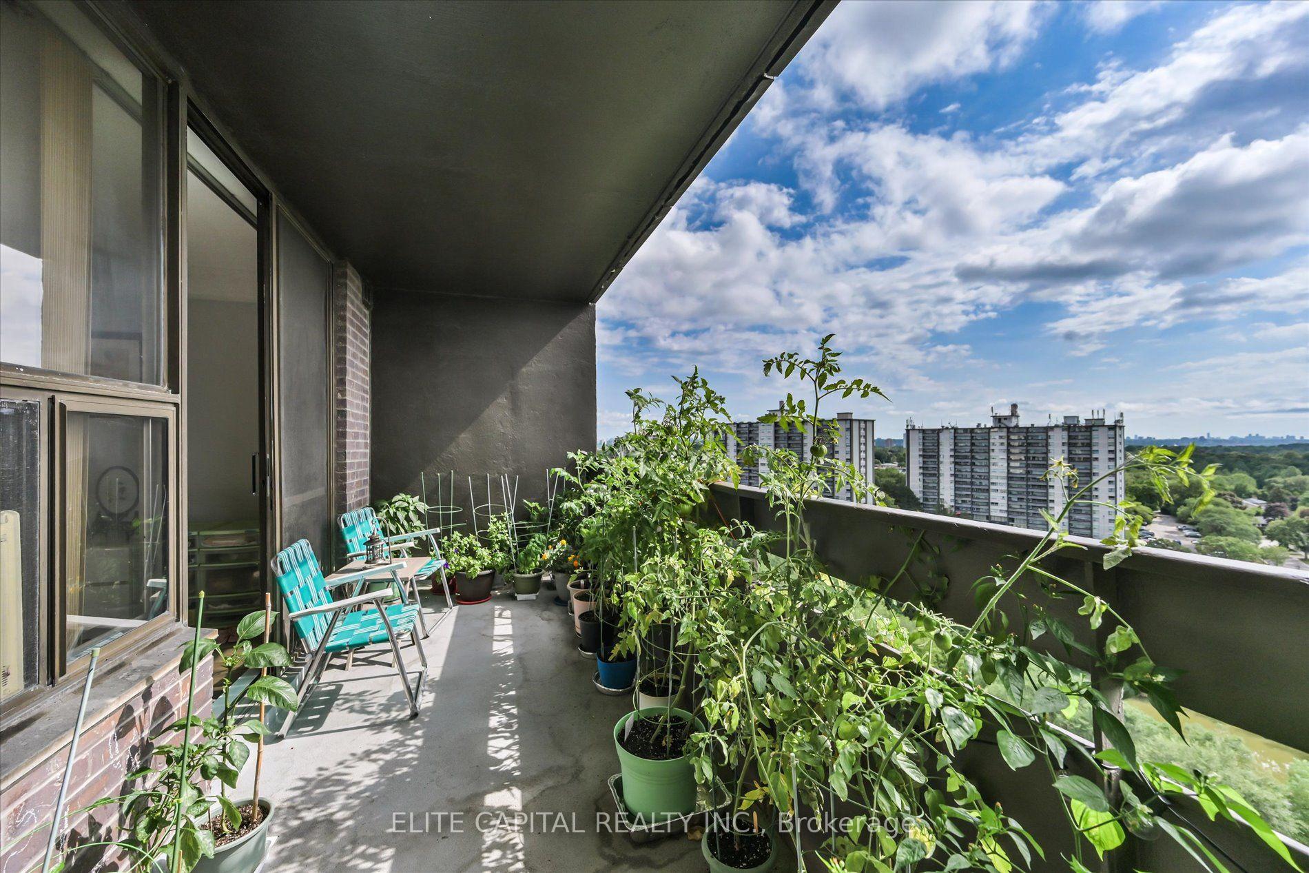 Photo 25 of Unit #1710, 11 Wincott Drive, Etobicoke, Kingsview Village-The Westway — HOMEH