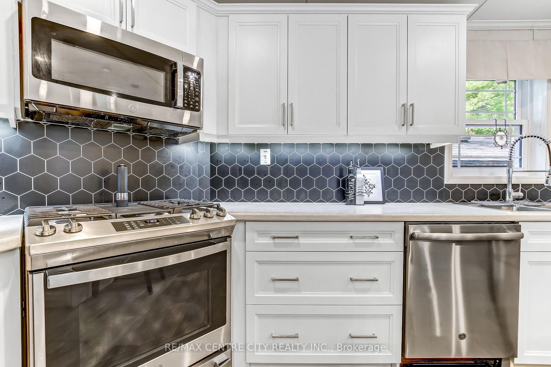Photo 9 of Unit 30, 22790 Amiens Road, Middlesex Centre, Rural Middlesex Centre — HOMEH