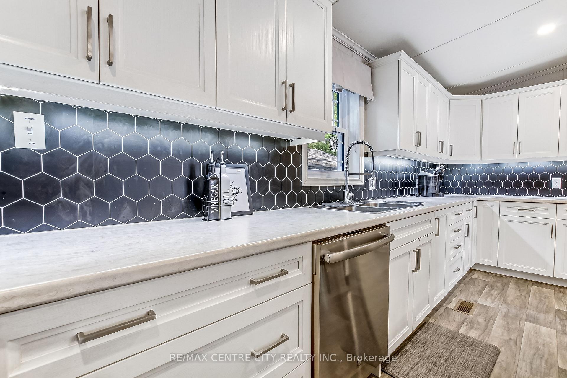 Photo 10 of Unit 30, 22790 Amiens Road, Middlesex Centre, Rural Middlesex Centre — HOMEH