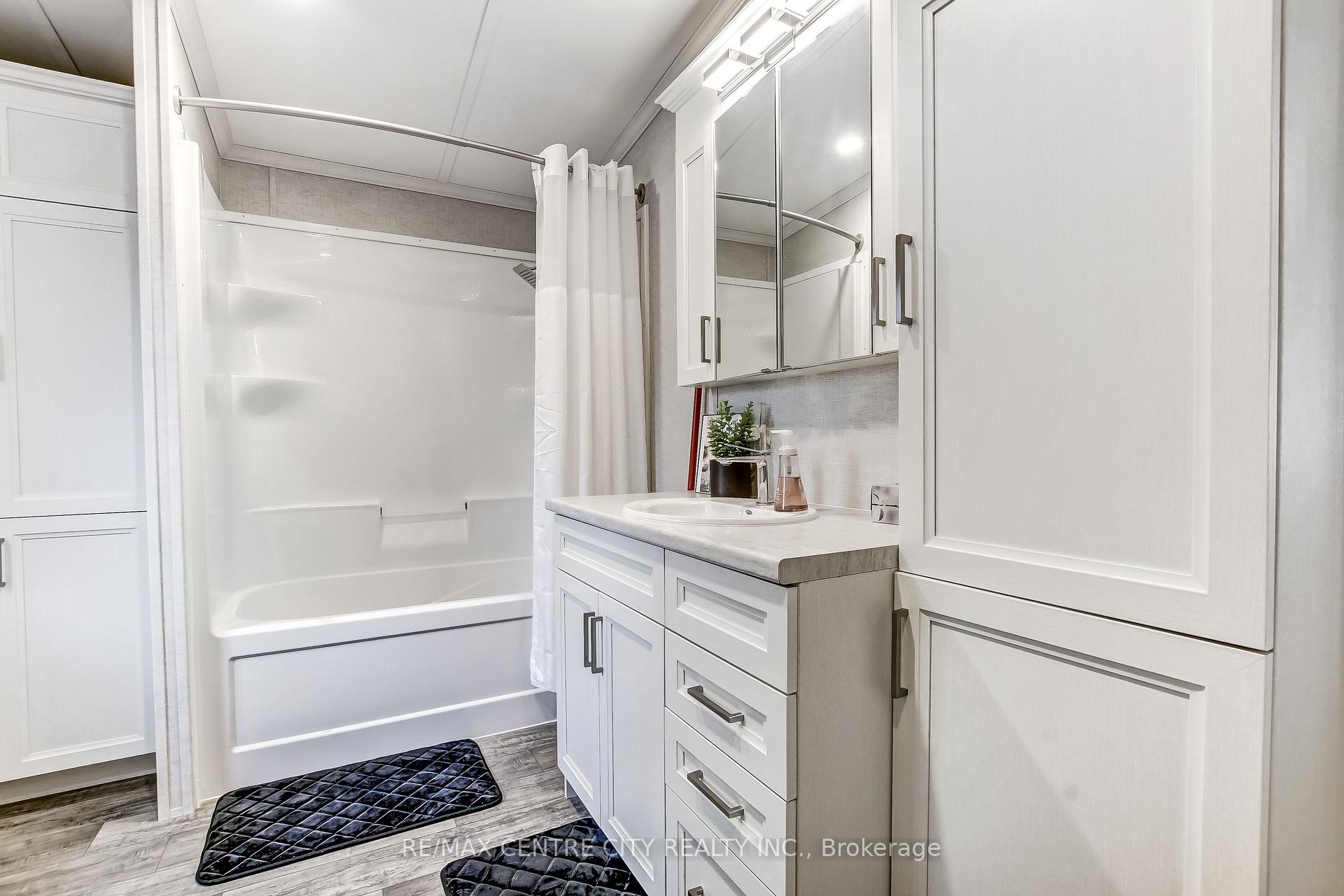 Photo 19 of Unit 30, 22790 Amiens Road, Middlesex Centre, Rural Middlesex Centre — HOMEH