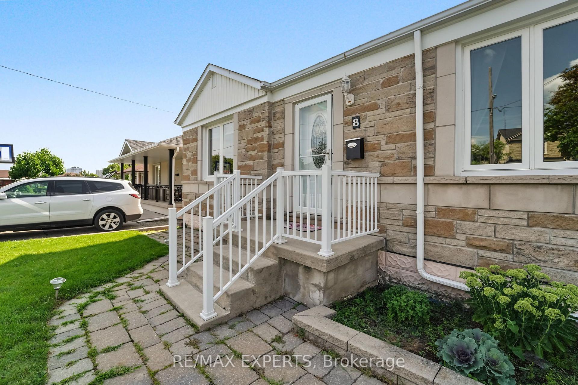 Photo 5 of 8 Palamar Road, North York, Downsview-Roding-CFB — HOMEH