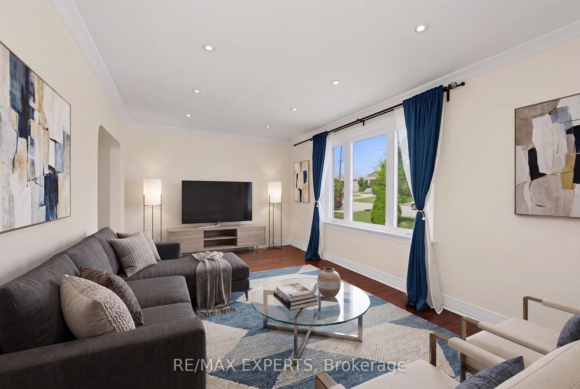Photo 9 of 8 Palamar Road, North York, Downsview-Roding-CFB — HOMEH