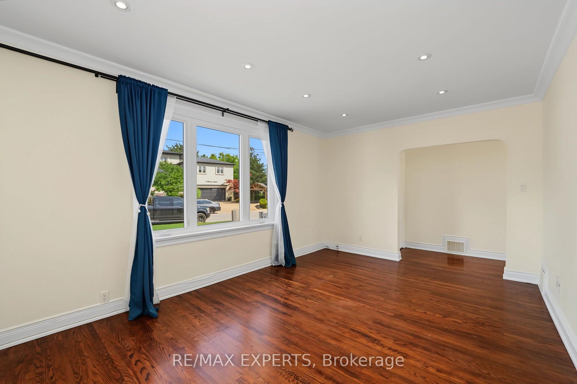 Photo 13 of 8 Palamar Road, North York, Downsview-Roding-CFB — HOMEH