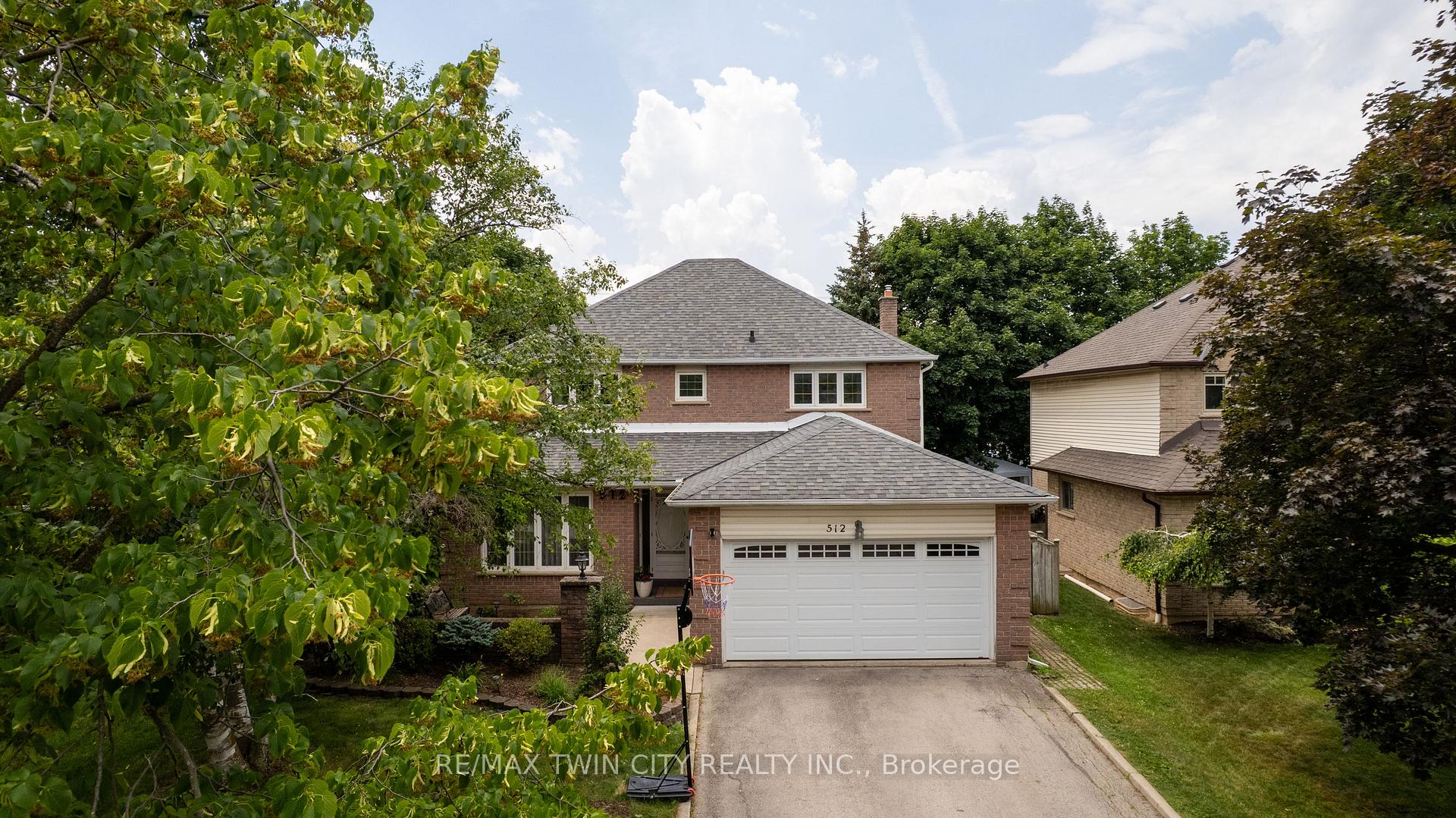 Photo of 512 Hawthorne Crescent