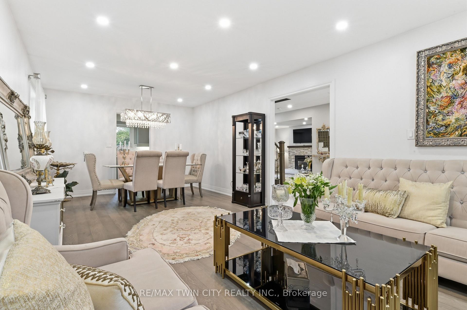 Photo 5 of 512 Hawthorne Crescent, Milton, Bronte Meadows — HOMEH