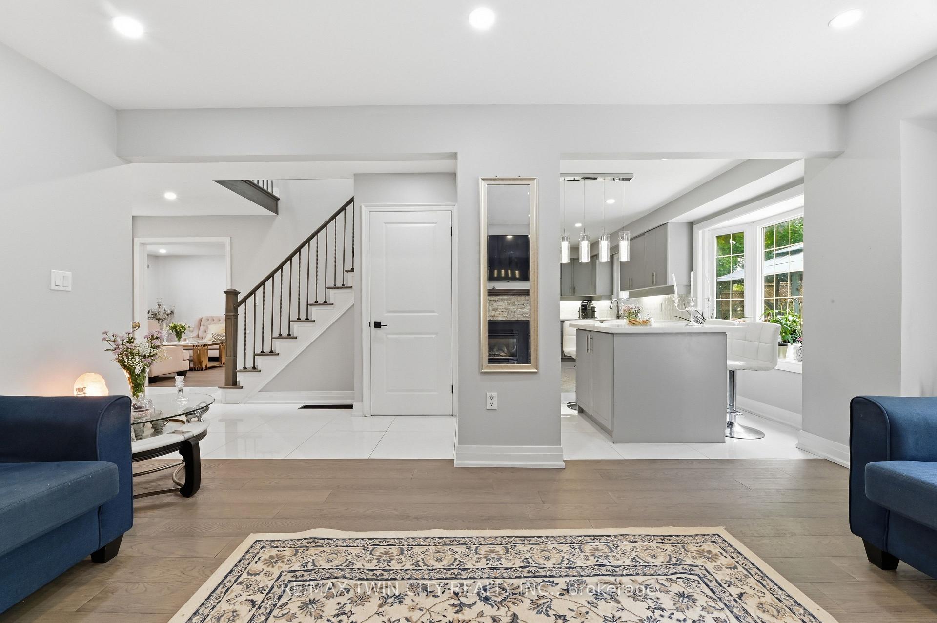 Photo 14 of 512 Hawthorne Crescent, Milton, Bronte Meadows — HOMEH