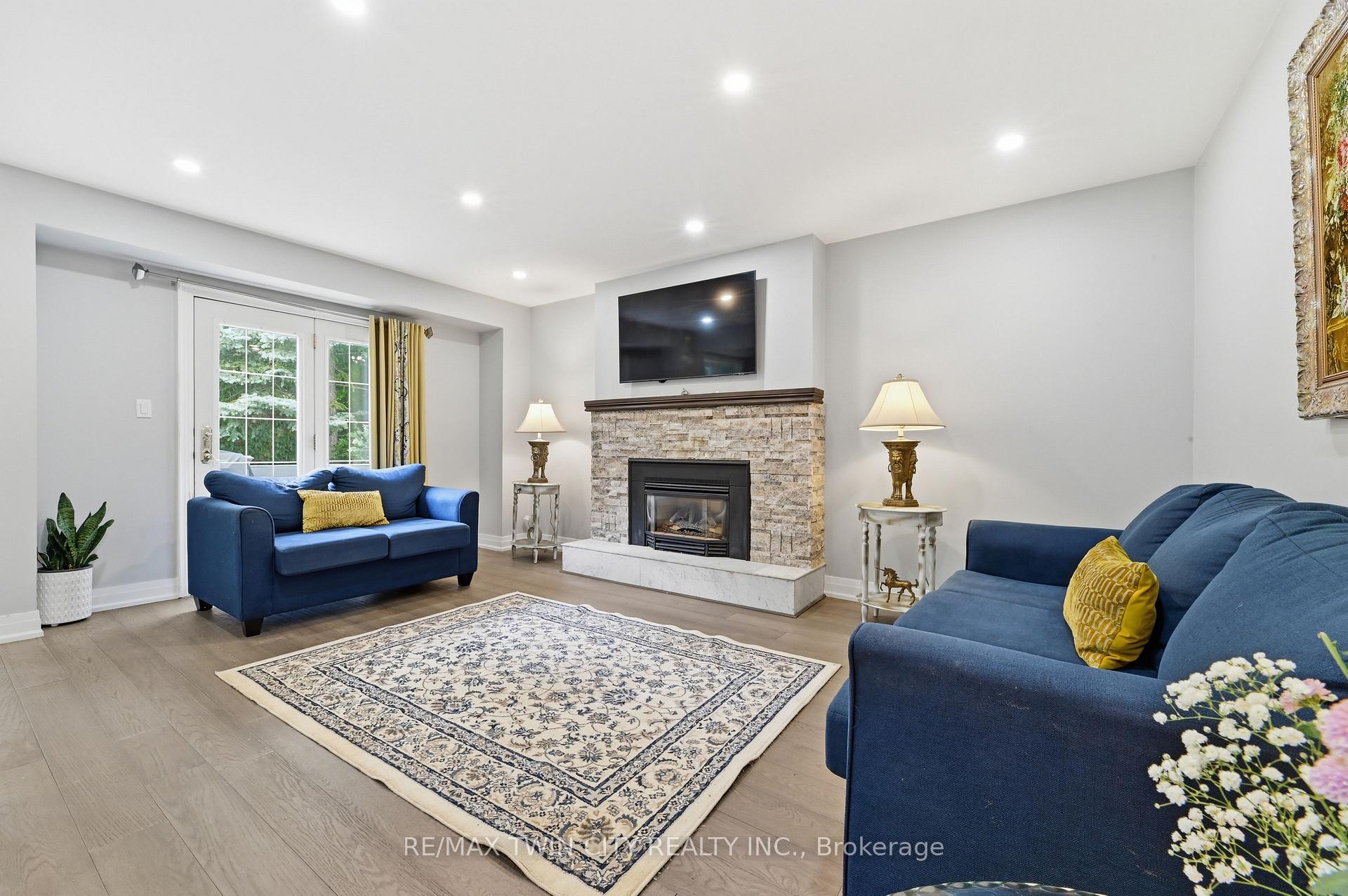Photo 15 of 512 Hawthorne Crescent, Milton, Bronte Meadows — HOMEH