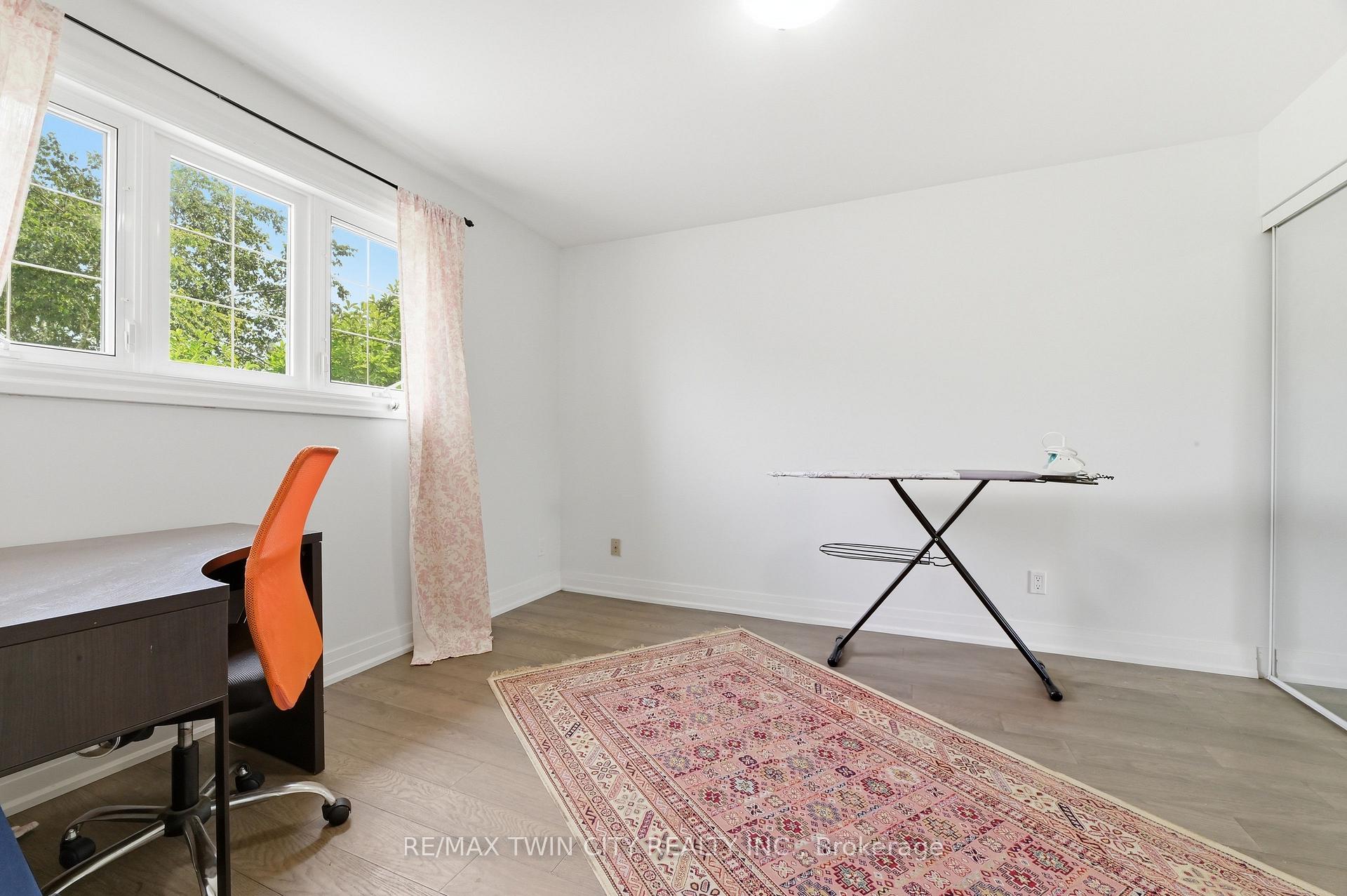 Photo 20 of 512 Hawthorne Crescent, Milton, Bronte Meadows — HOMEH