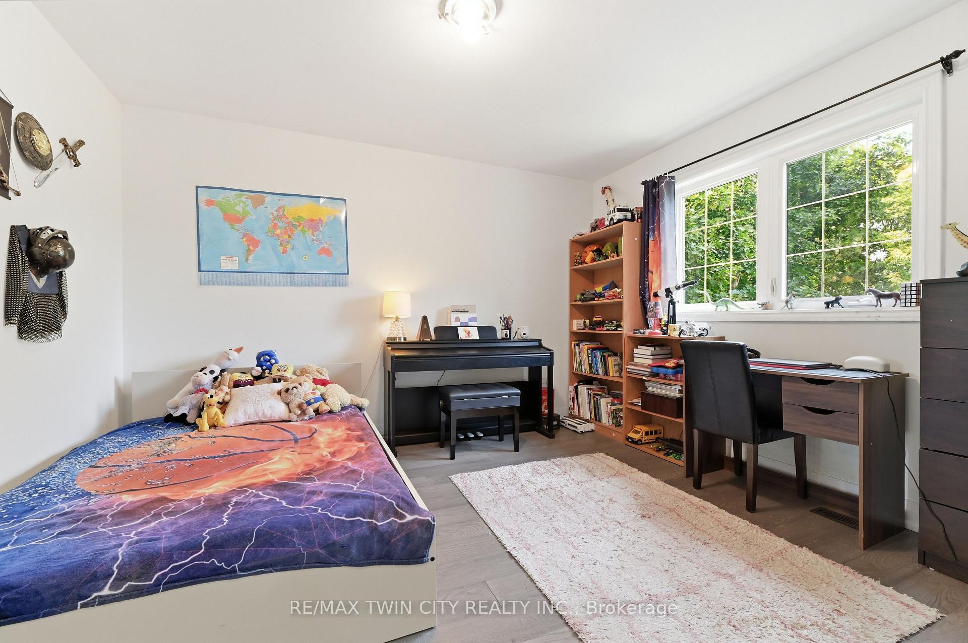 Photo 23 of 512 Hawthorne Crescent, Milton, Bronte Meadows — HOMEH