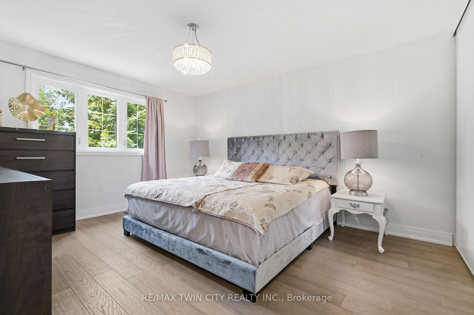 Photo 25 of 512 Hawthorne Crescent, Milton, Bronte Meadows — HOMEH