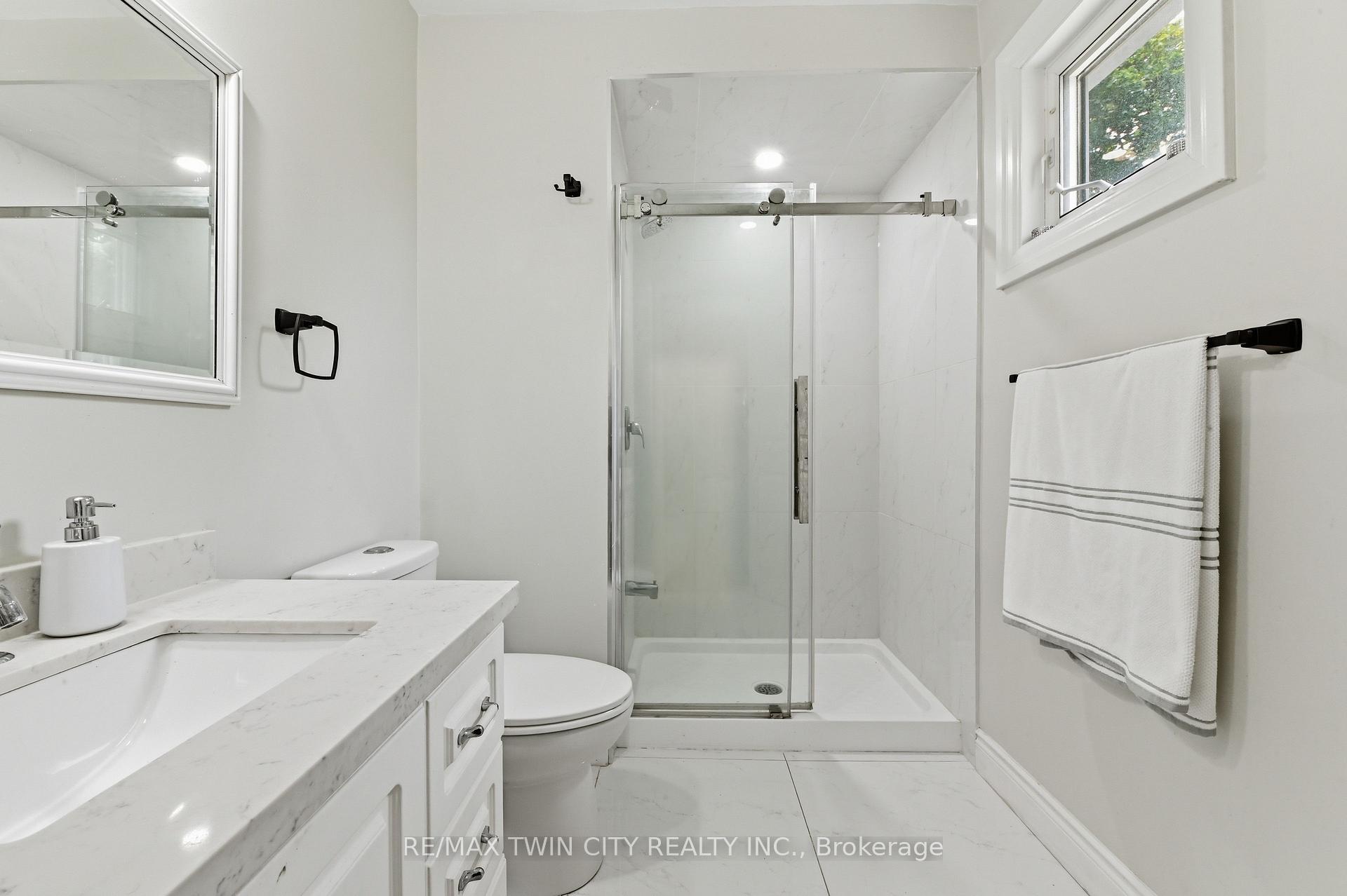 Photo 27 of 512 Hawthorne Crescent, Milton, Bronte Meadows — HOMEH
