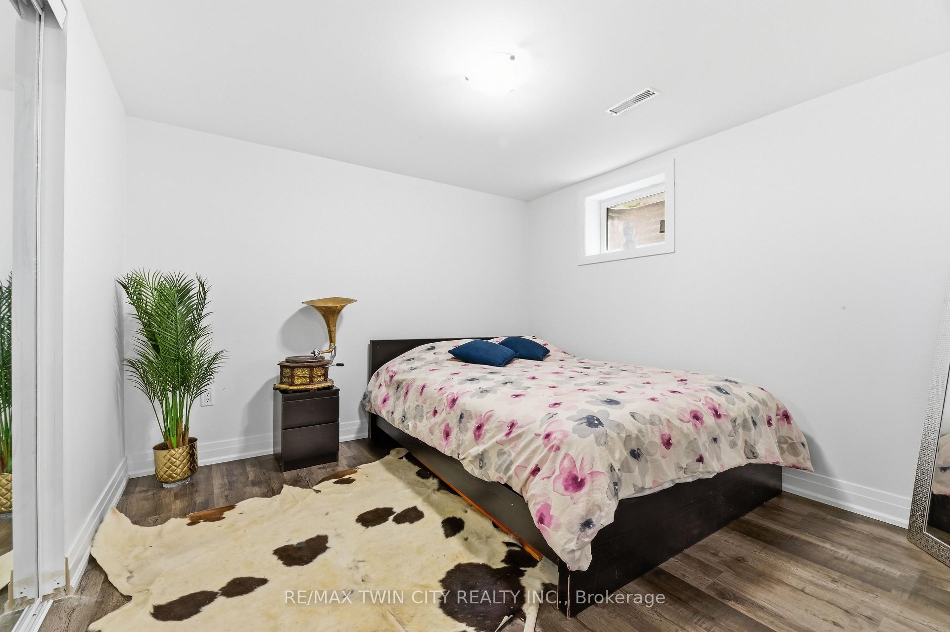Photo 29 of 512 Hawthorne Crescent, Milton, Bronte Meadows — HOMEH