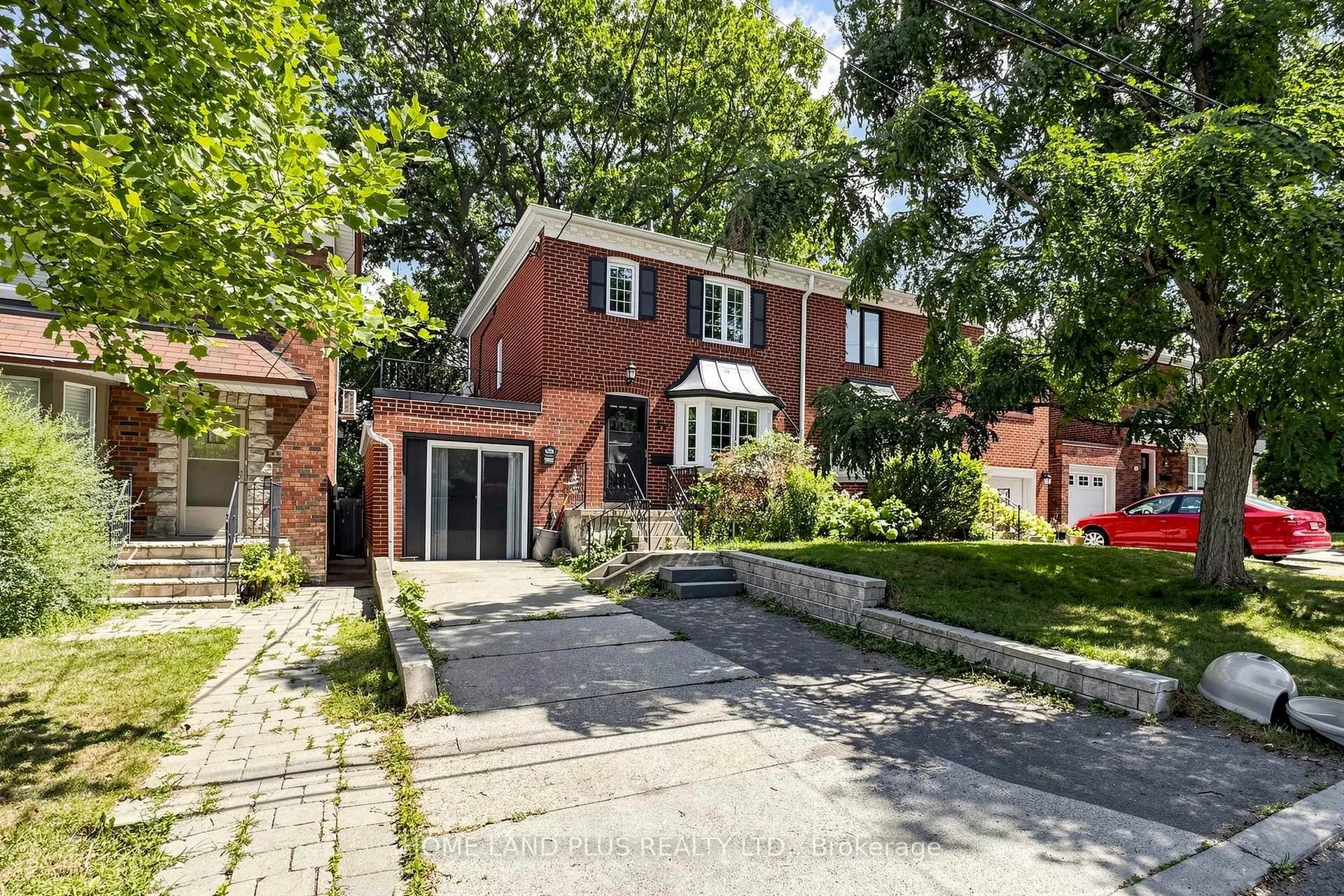 Photo 3 of 57 Mann Avenue, Toronto, Mount Pleasant East — HOMEH