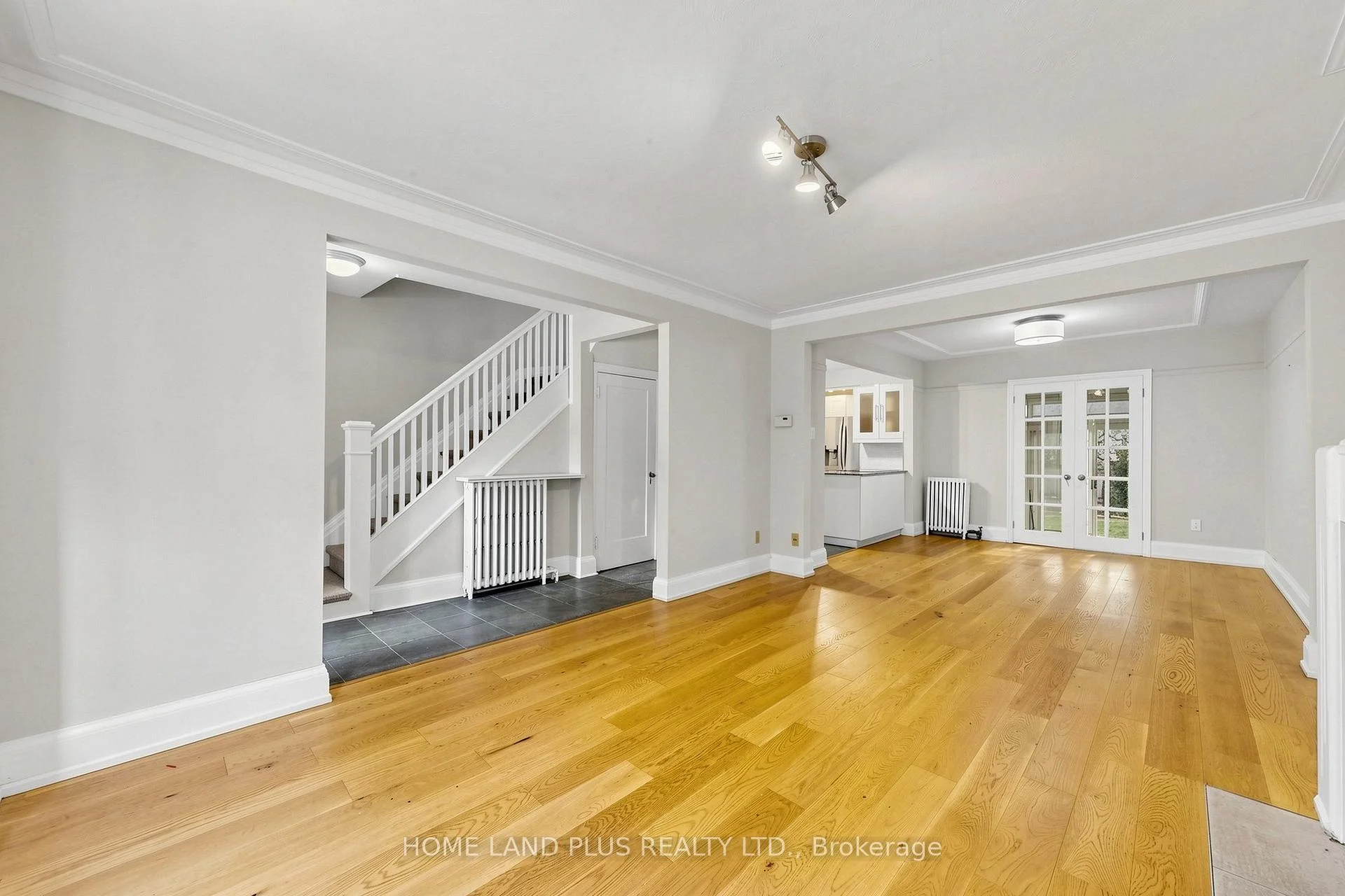 Photo 7 of 57 Mann Avenue, Toronto, Mount Pleasant East — HOMEH