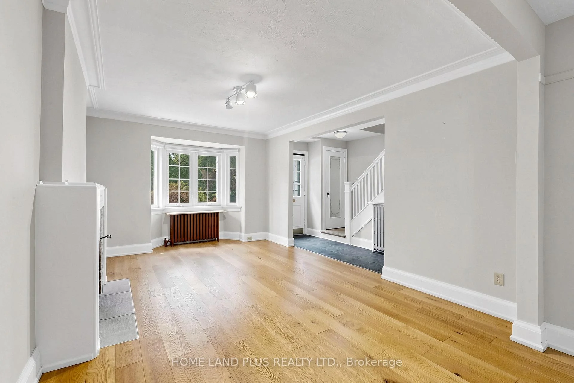 Photo 8 of 57 Mann Avenue, Toronto, Mount Pleasant East — HOMEH