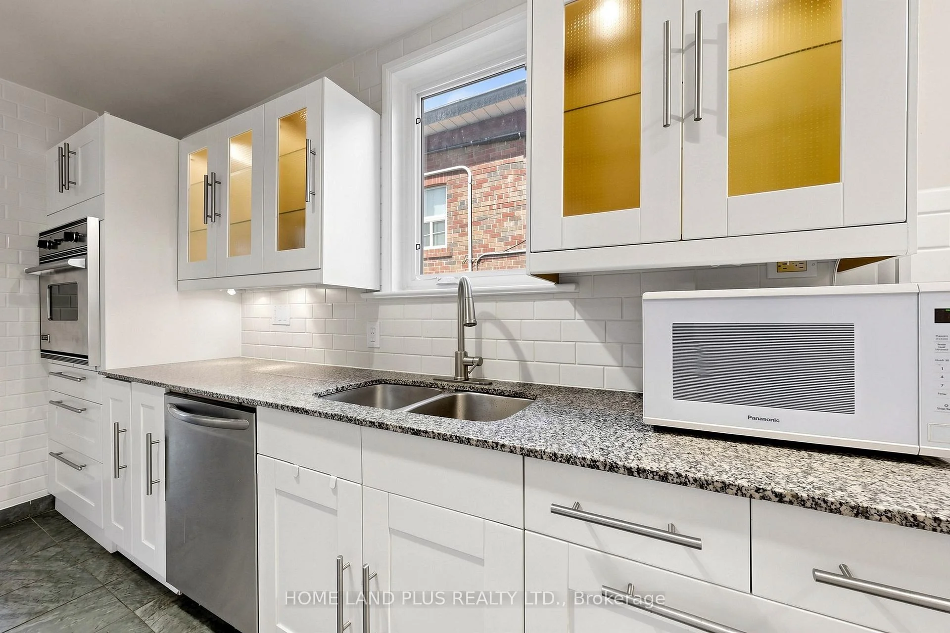 Photo 19 of 57 Mann Avenue, Toronto, Mount Pleasant East — HOMEH