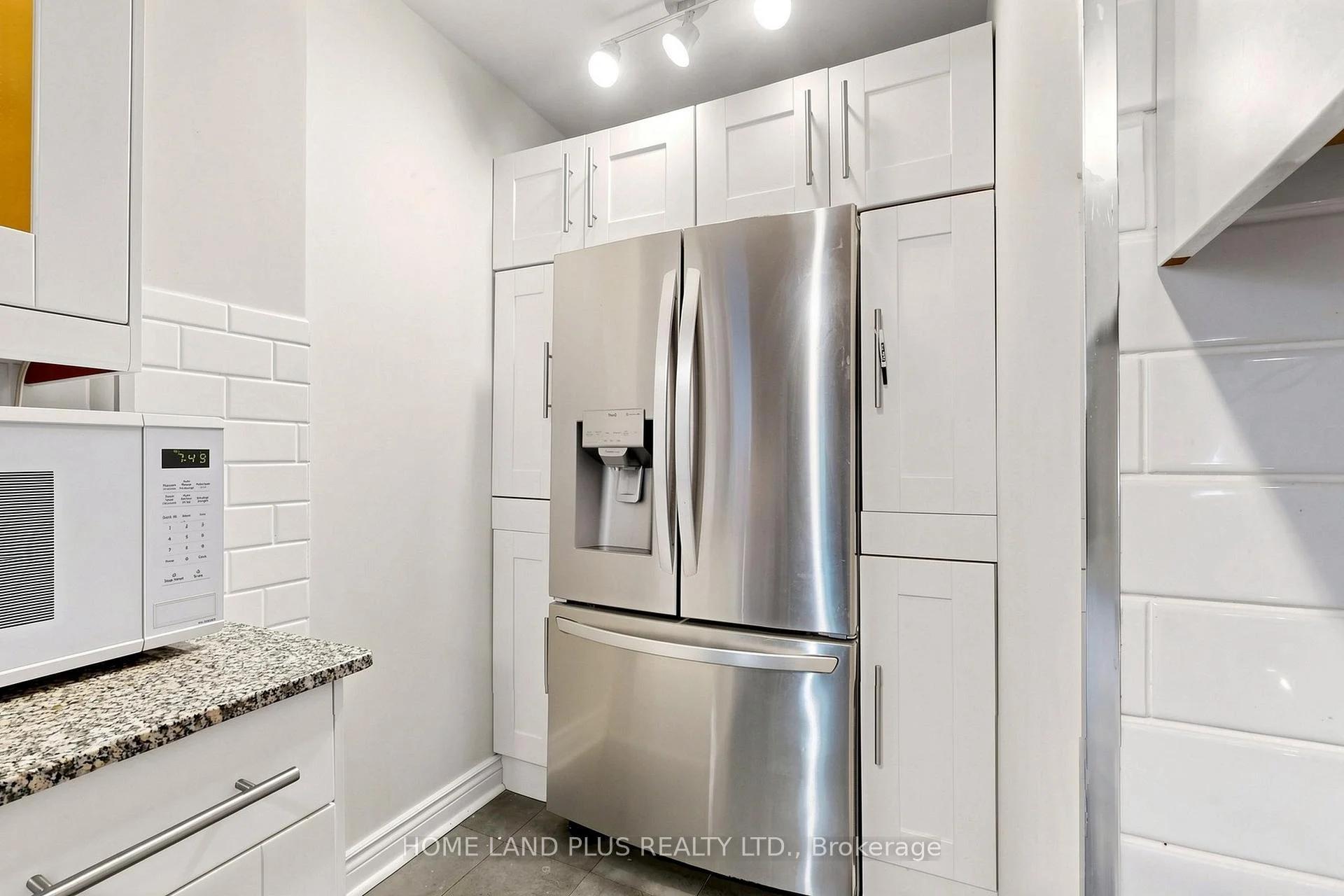 Photo 20 of 57 Mann Avenue, Toronto, Mount Pleasant East — HOMEH