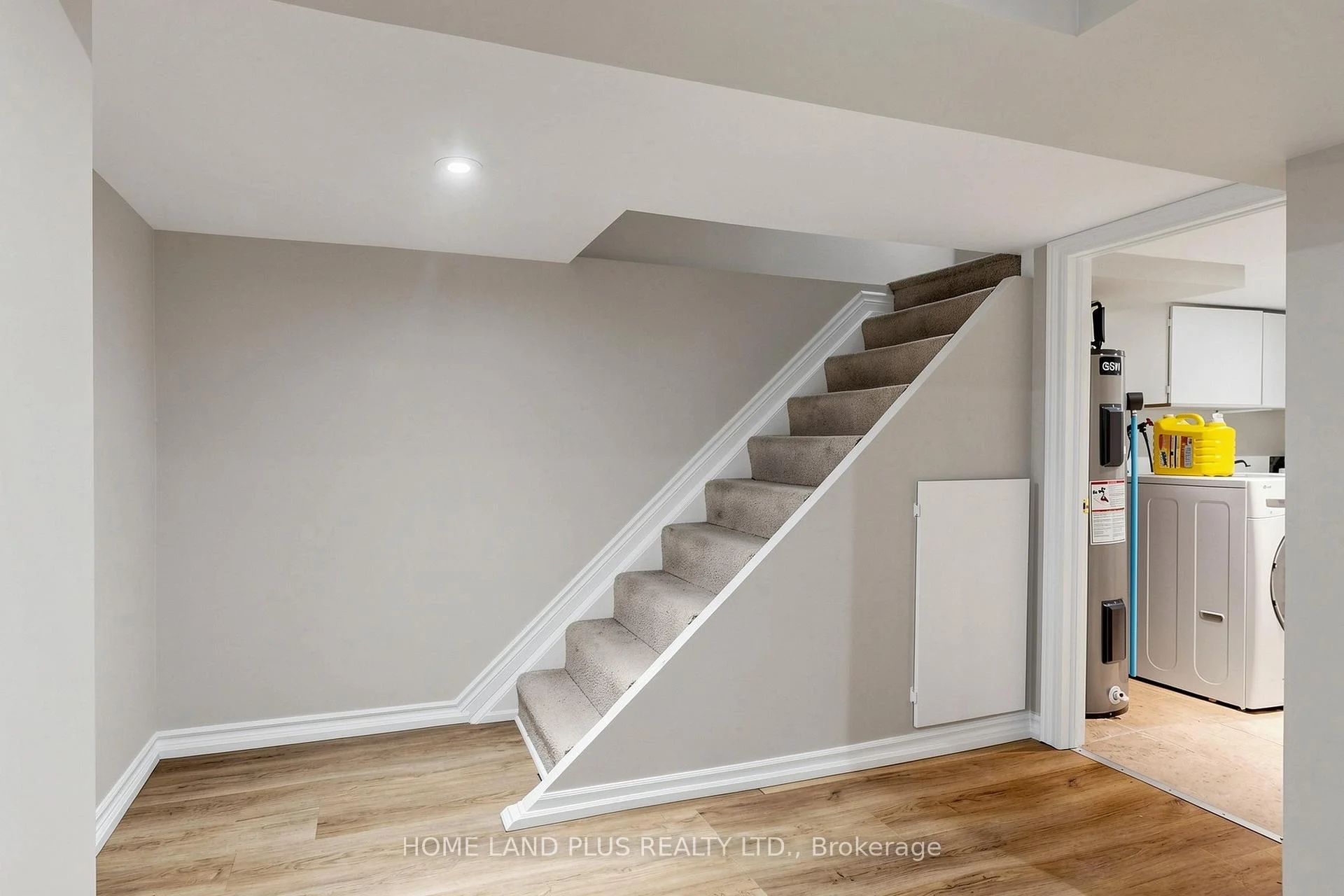 Photo 30 of 57 Mann Avenue, Toronto, Mount Pleasant East — HOMEH