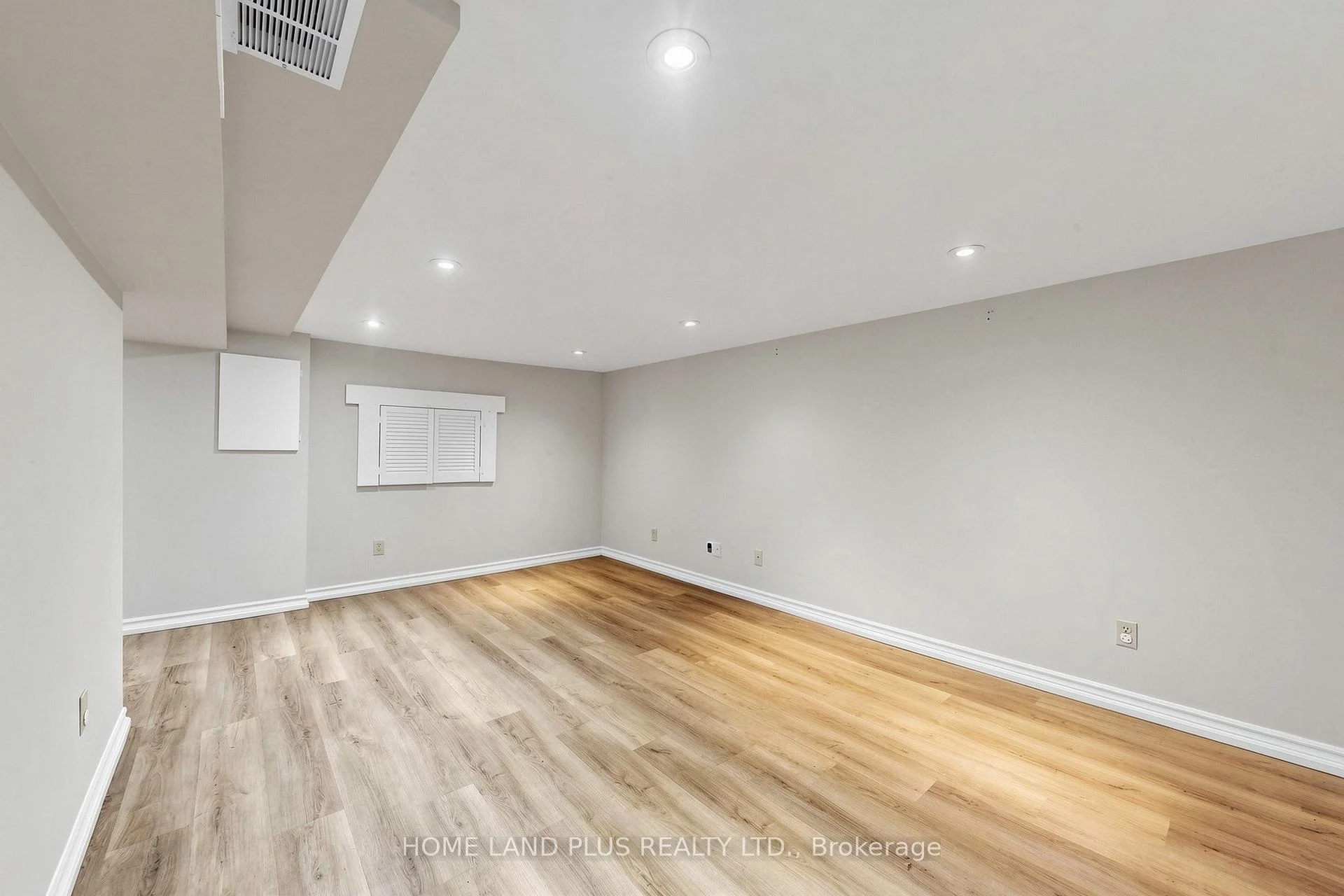 Photo 31 of 57 Mann Avenue, Toronto, Mount Pleasant East — HOMEH