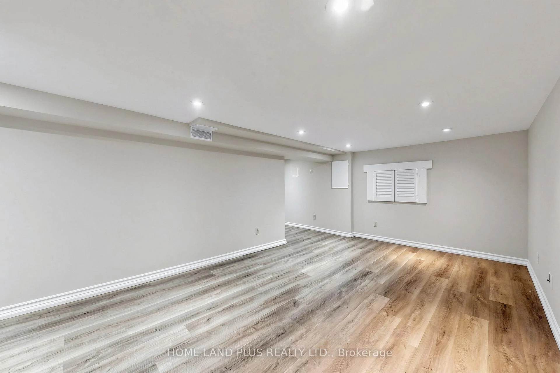 Photo 32 of 57 Mann Avenue, Toronto, Mount Pleasant East — HOMEH
