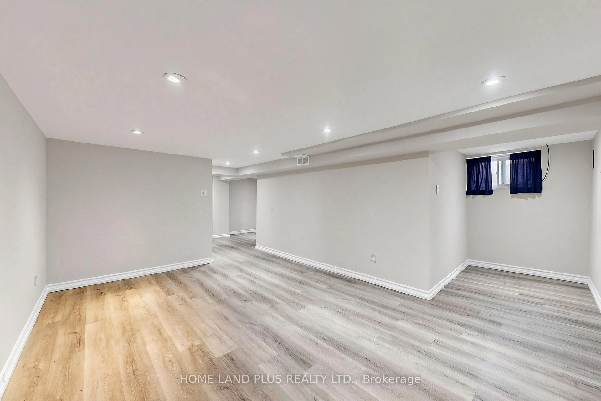 Photo 33 of 57 Mann Avenue, Toronto, Mount Pleasant East — HOMEH