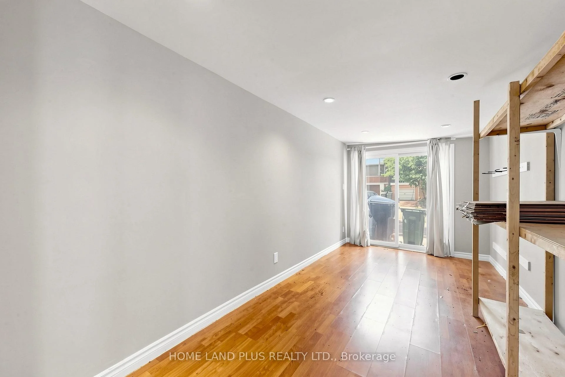 Photo 35 of 57 Mann Avenue, Toronto, Mount Pleasant East — HOMEH