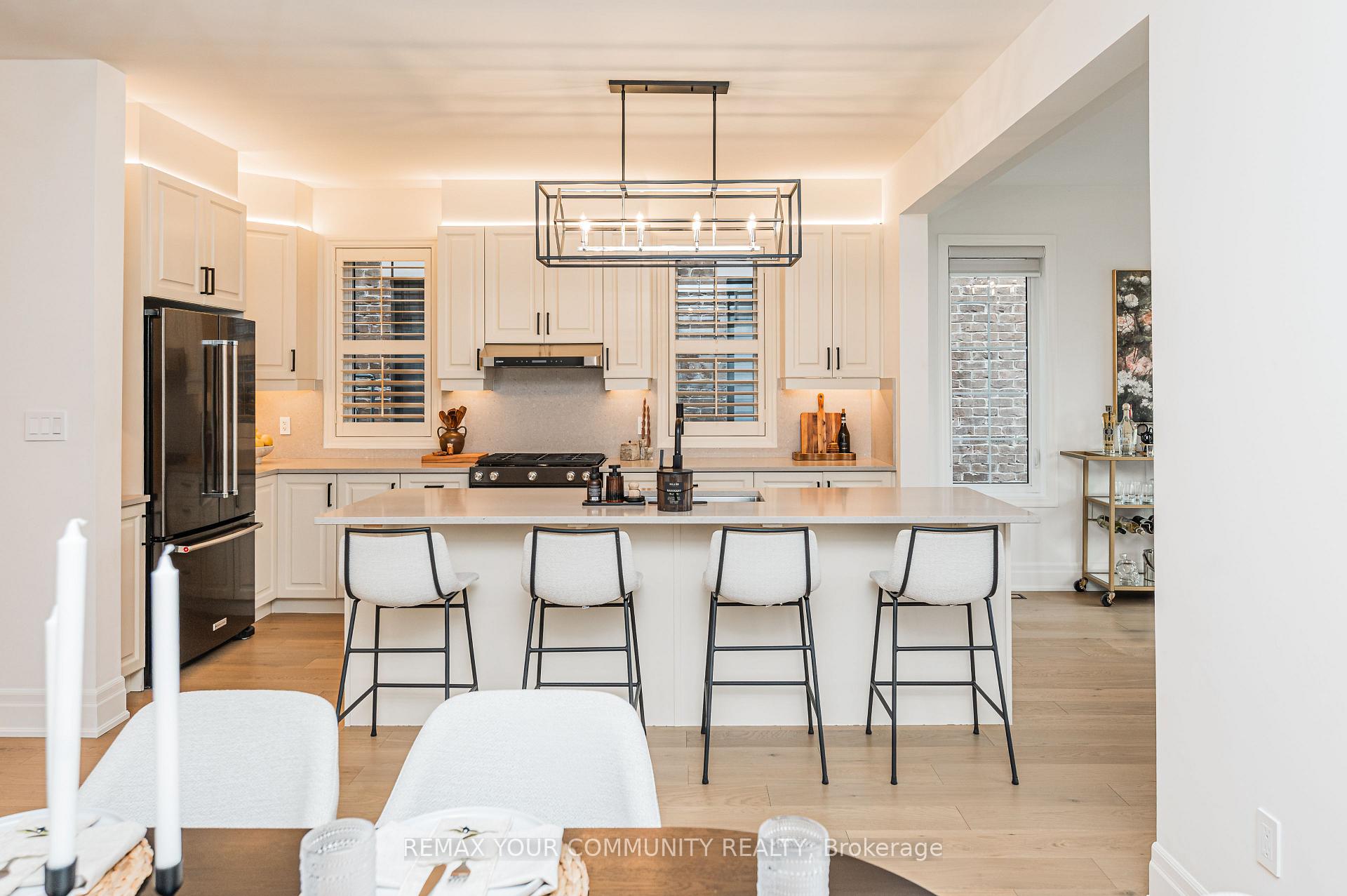 Photo 5 of 26 Faust Ridge, Vaughan, Kleinburg — HOMEH