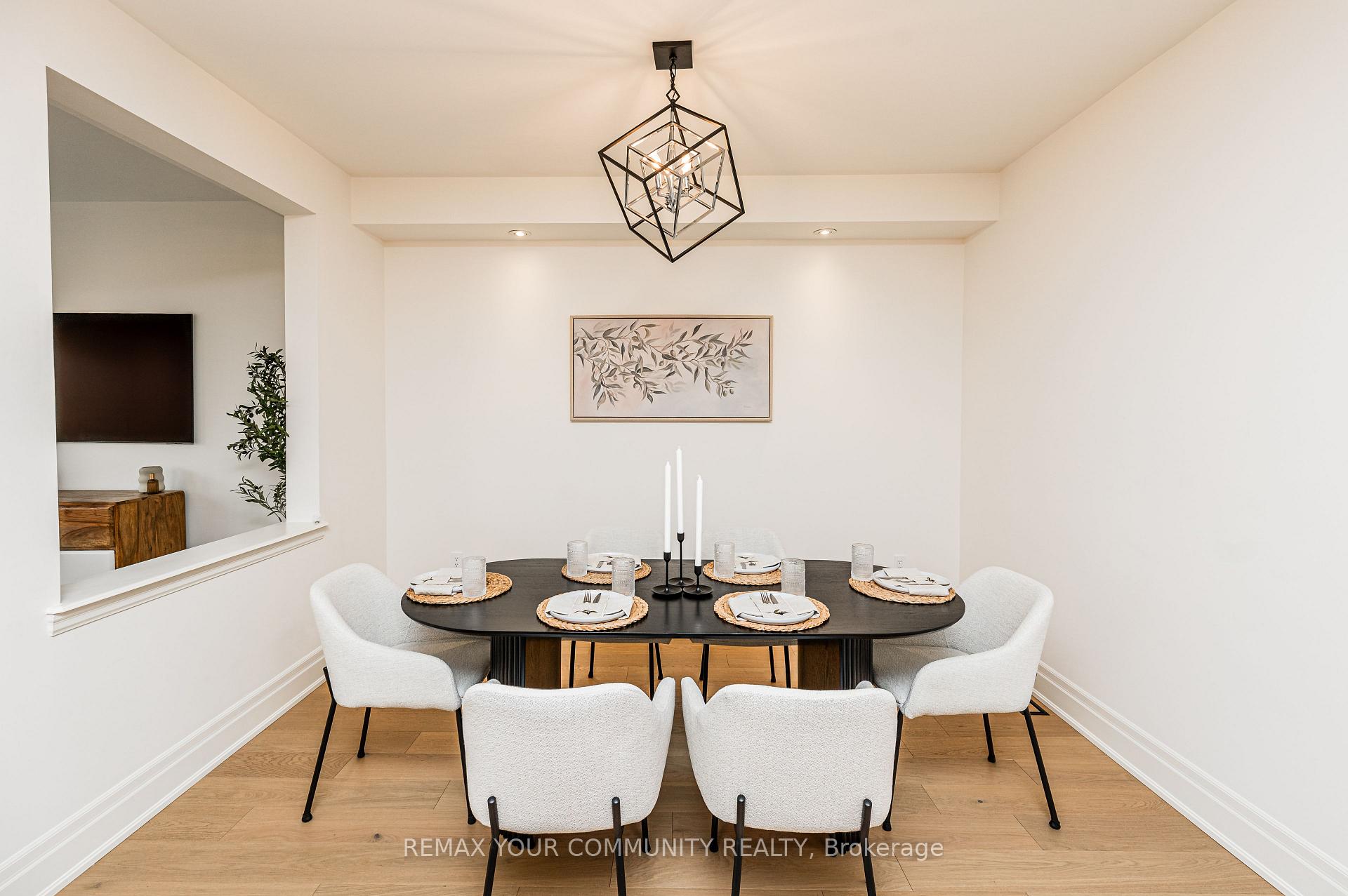 Photo 6 of 26 Faust Ridge, Vaughan, Kleinburg — HOMEH
