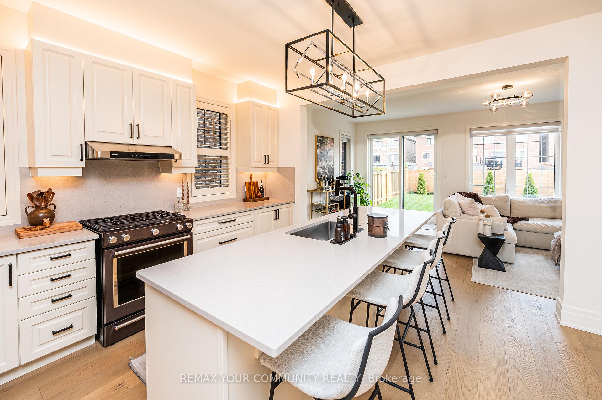 Photo 9 of 26 Faust Ridge, Vaughan, Kleinburg — HOMEH
