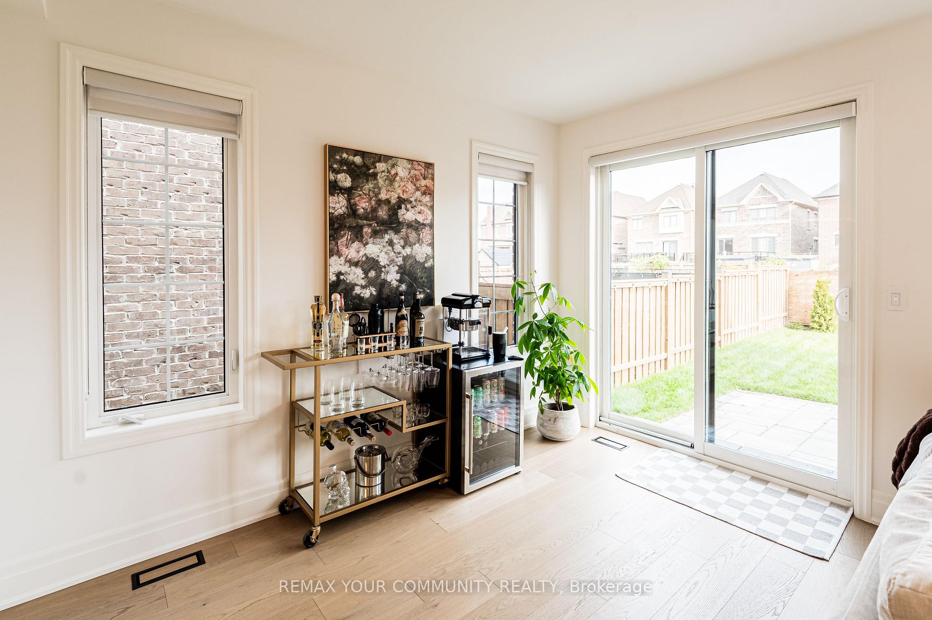 Photo 10 of 26 Faust Ridge, Vaughan, Kleinburg — HOMEH