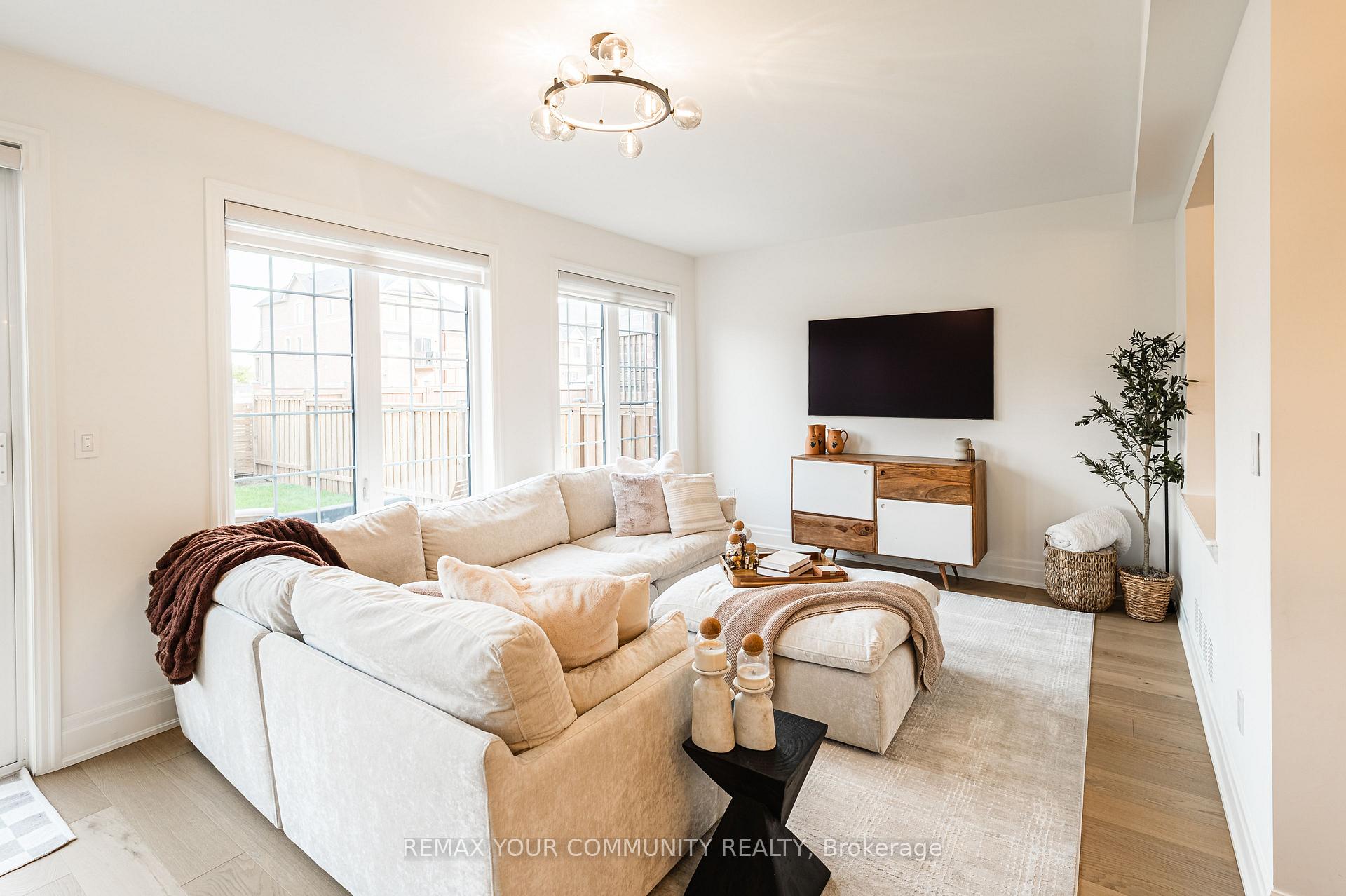 Photo 12 of 26 Faust Ridge, Vaughan, Kleinburg — HOMEH