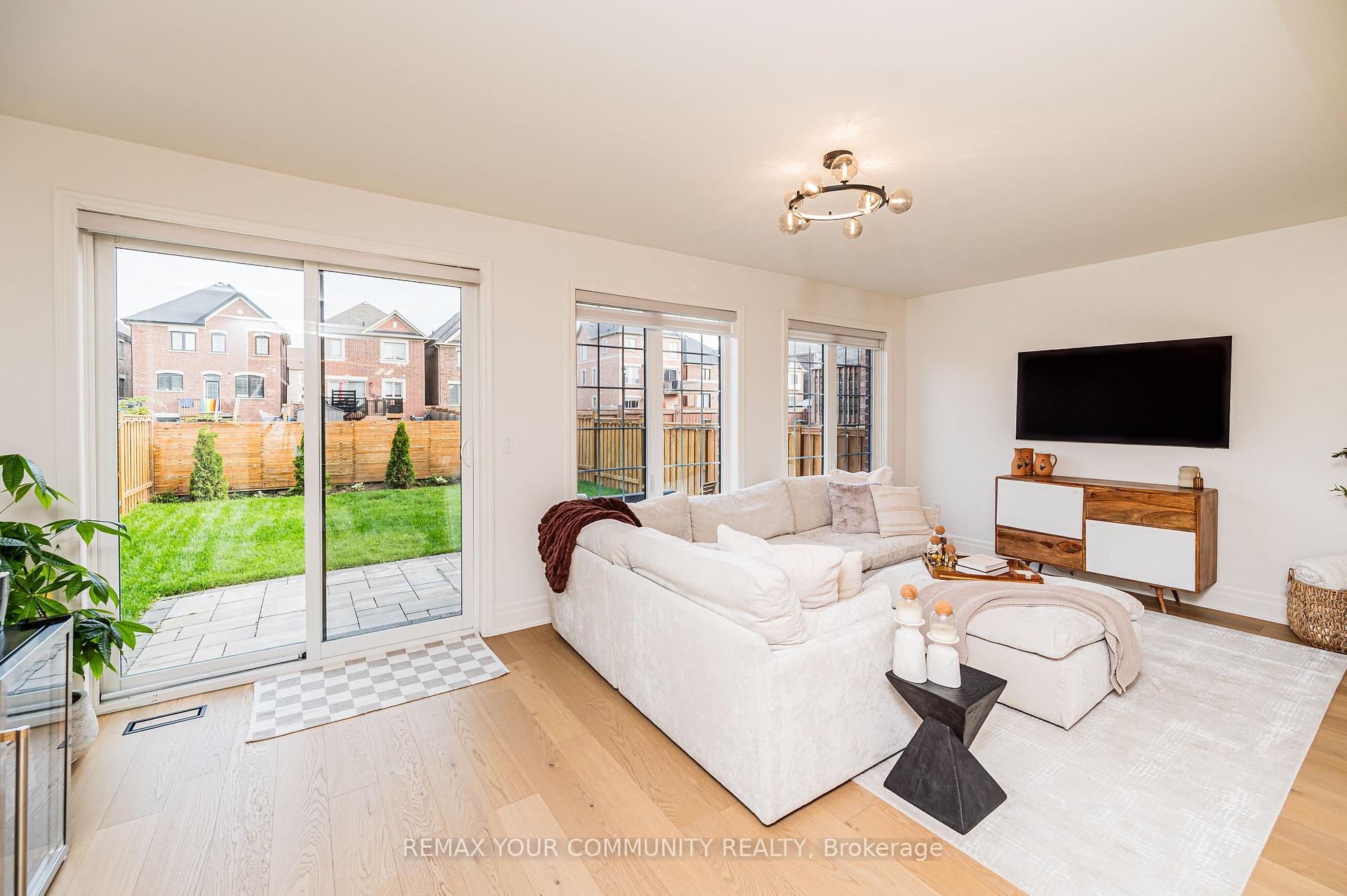 Photo 13 of 26 Faust Ridge, Vaughan, Kleinburg — HOMEH