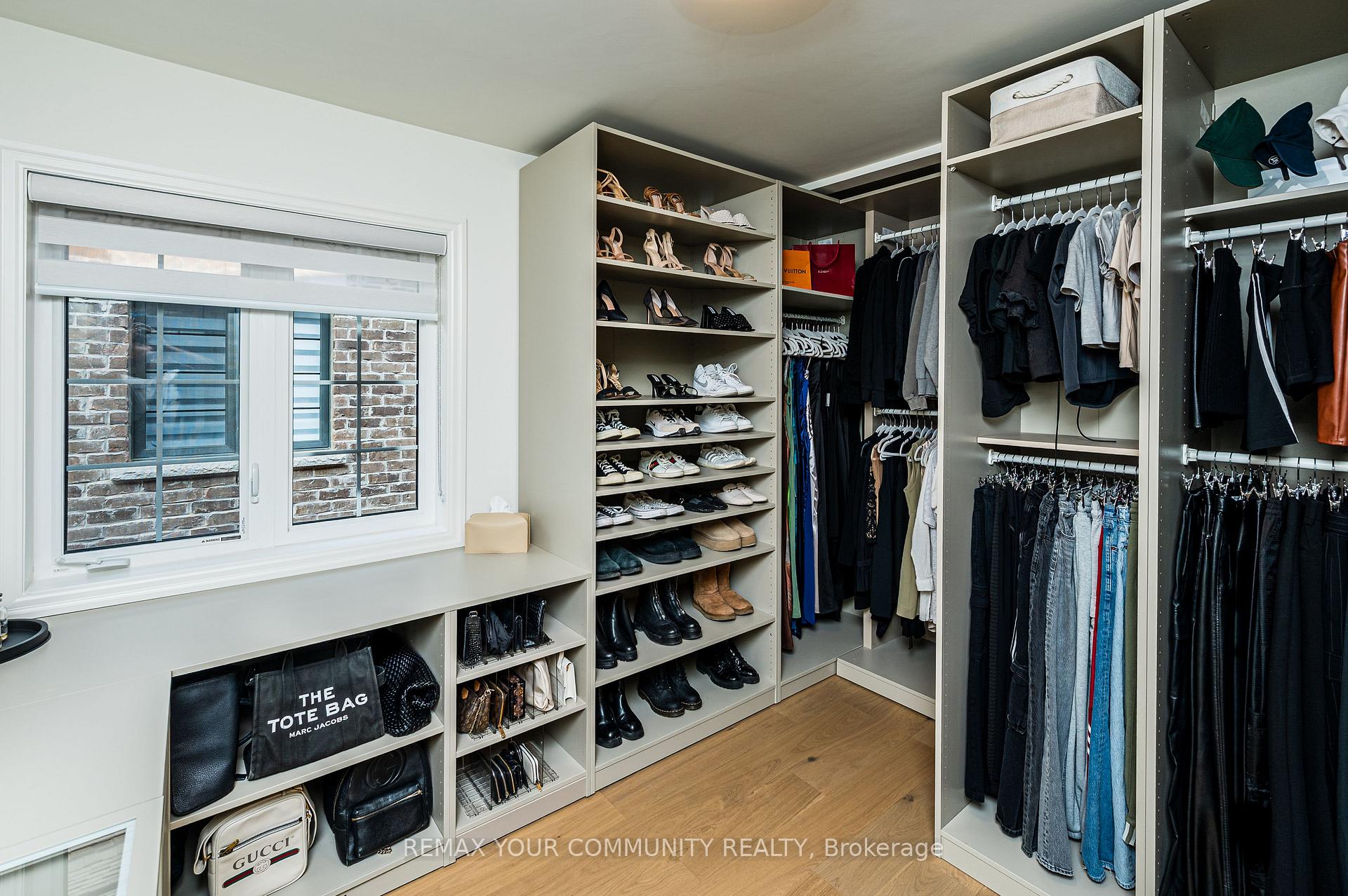 Photo 19 of 26 Faust Ridge, Vaughan, Kleinburg — HOMEH