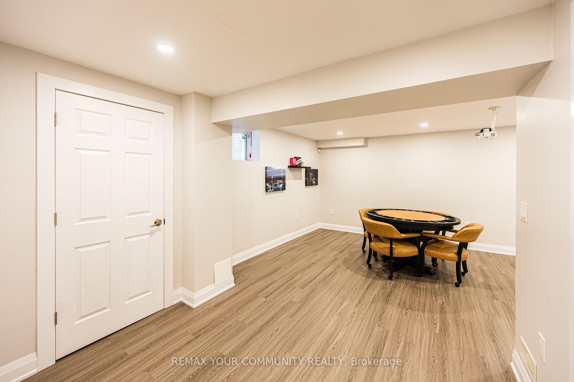 Photo 29 of 26 Faust Ridge, Vaughan, Kleinburg — HOMEH