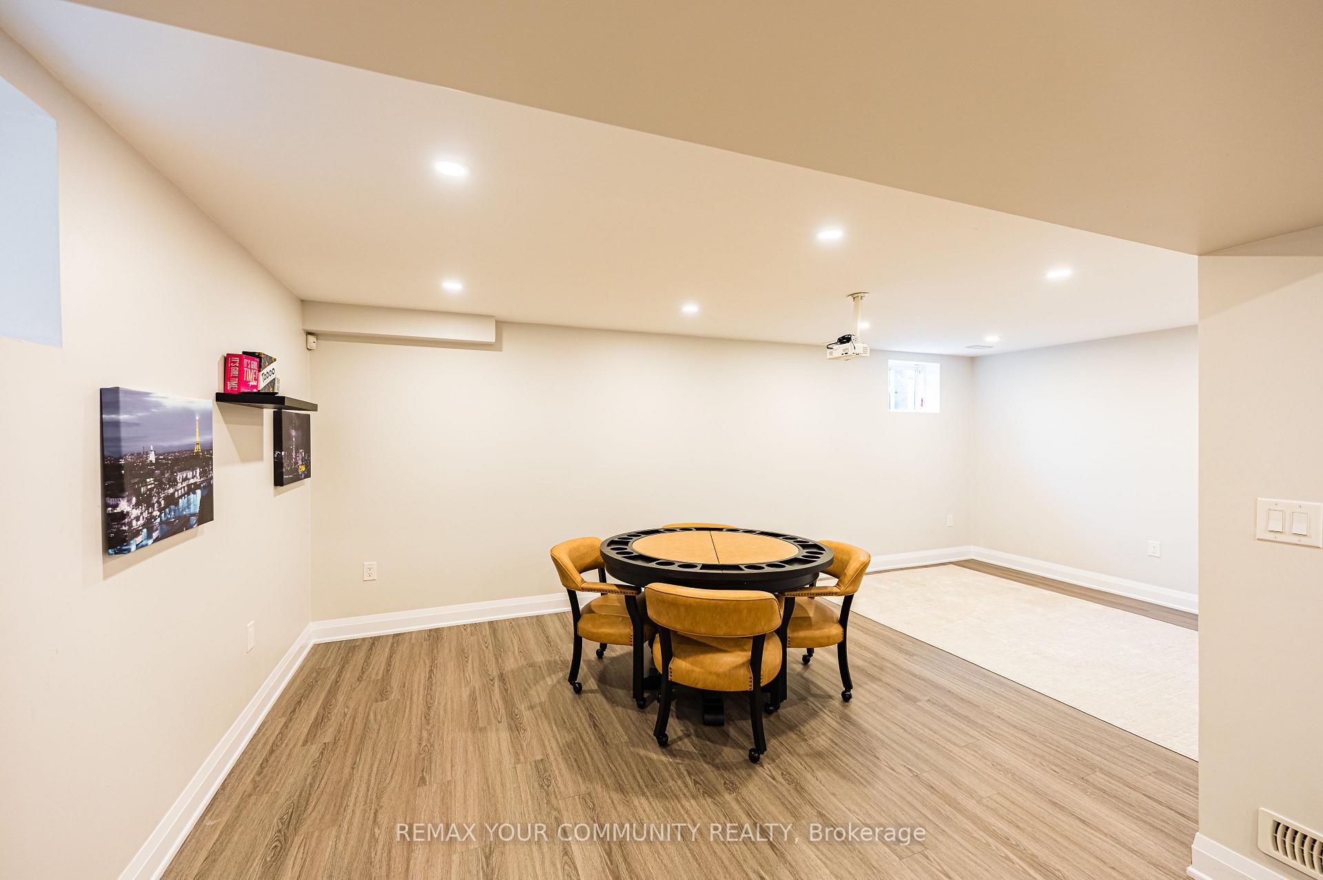Photo 30 of 26 Faust Ridge, Vaughan, Kleinburg — HOMEH