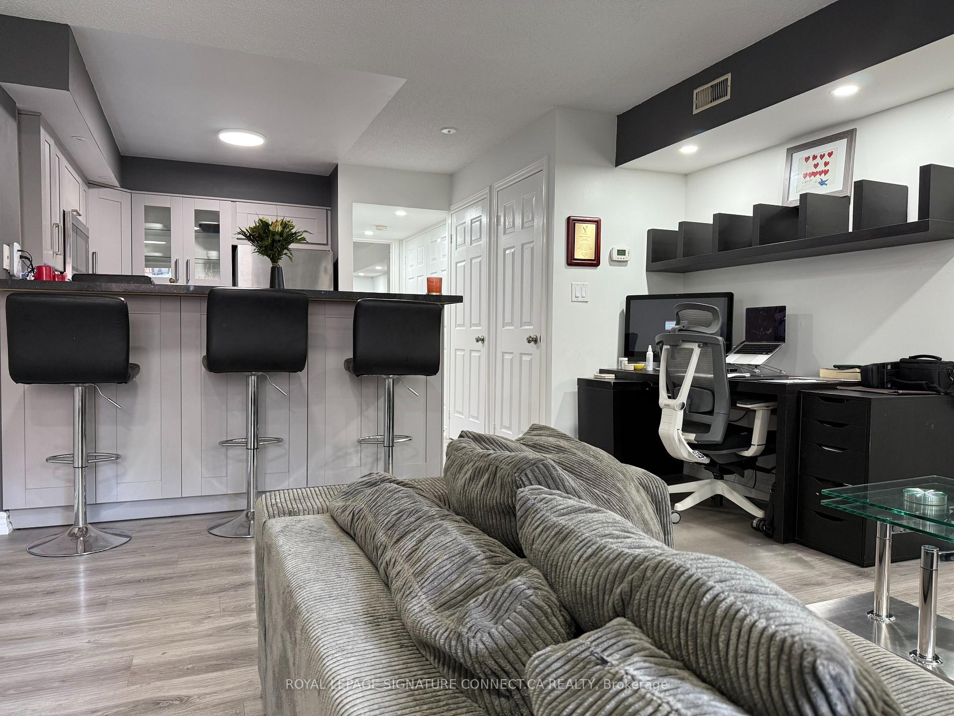 Photo 1 of Unit TH39, 208 Niagara Street, Toronto, Niagara — HOMEH
