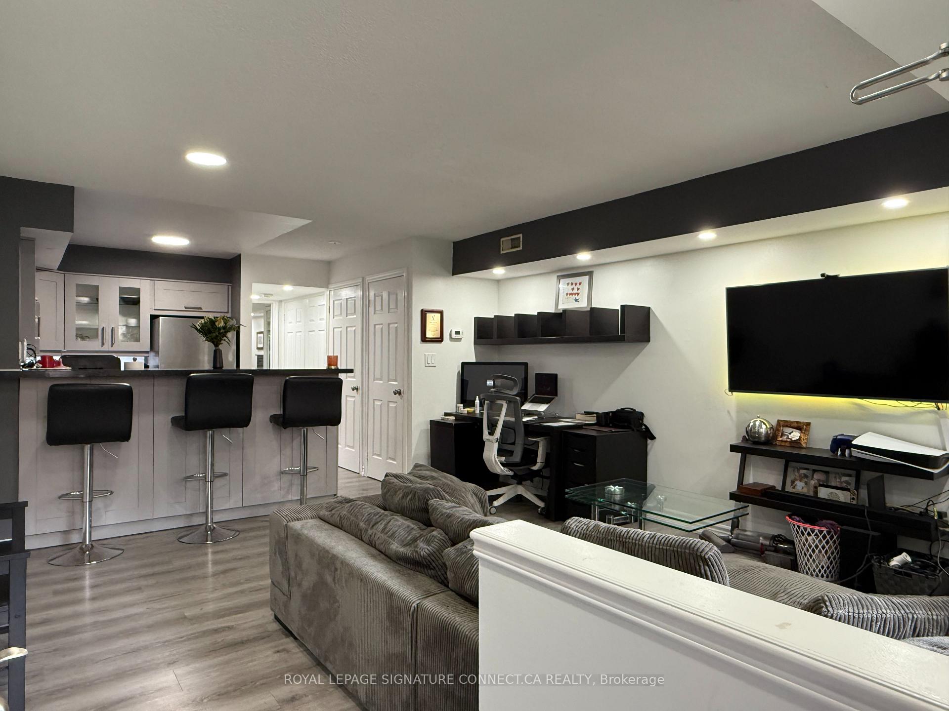Photo 2 of Unit TH39, 208 Niagara Street, Toronto, Niagara — HOMEH