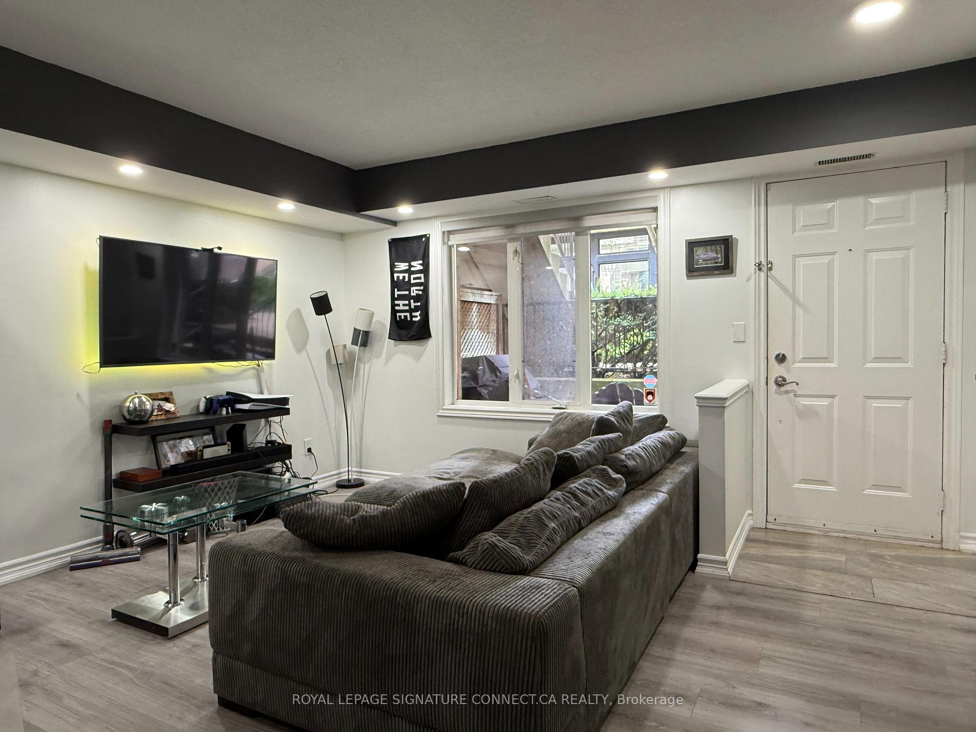 Photo 4 of Unit TH39, 208 Niagara Street, Toronto, Niagara — HOMEH