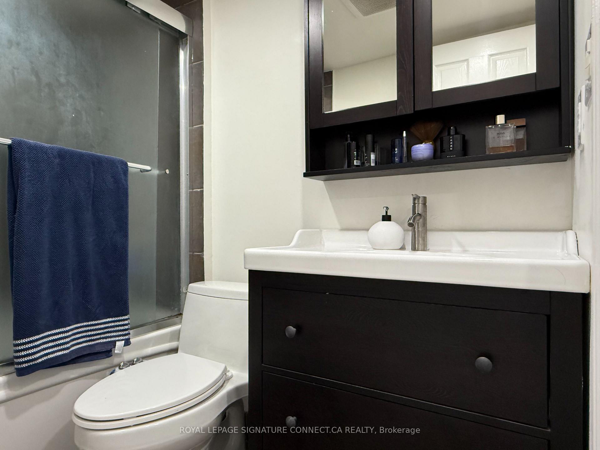 Photo 19 of Unit TH39, 208 Niagara Street, Toronto, Niagara — HOMEH