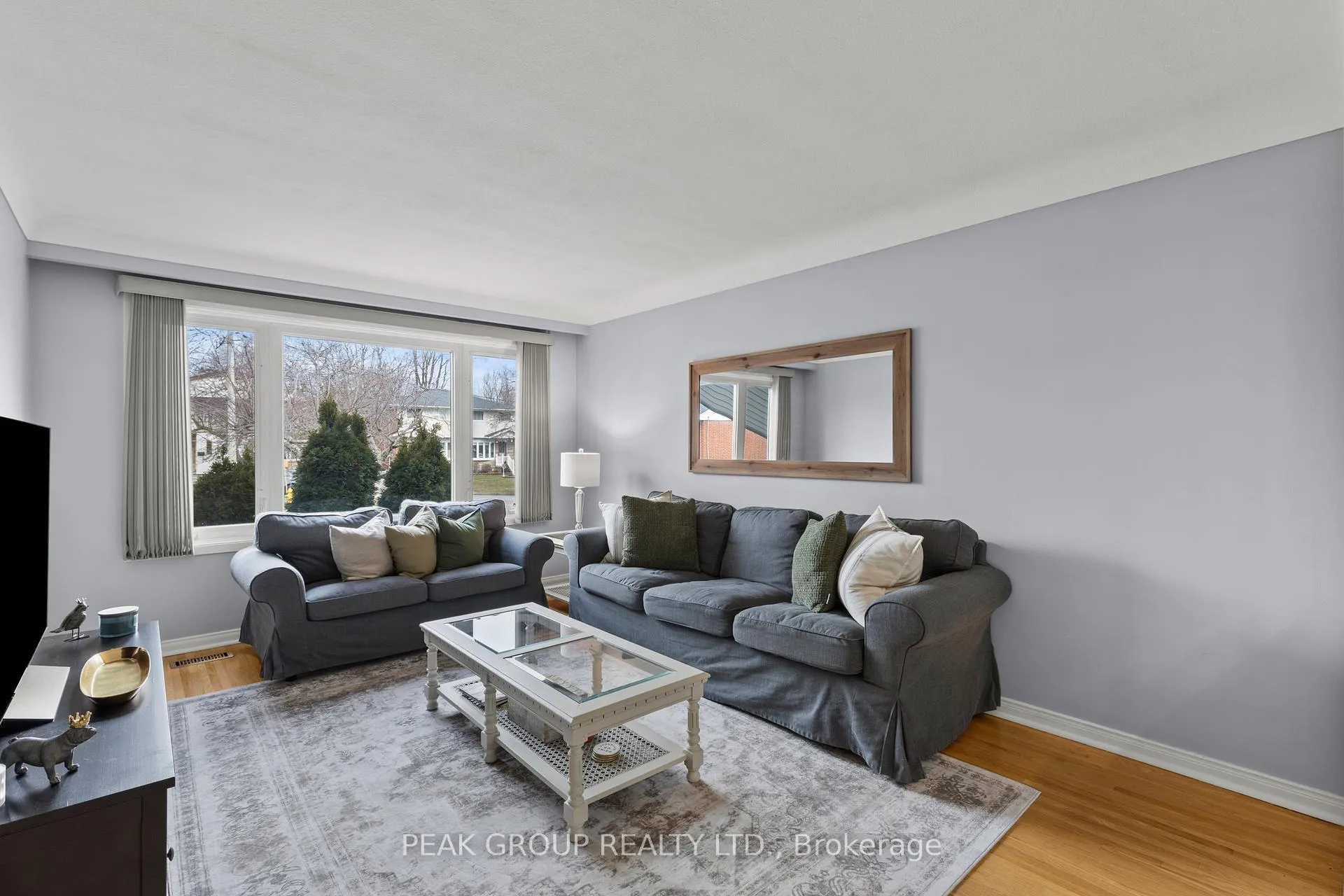 Photo 5 of 8 Holden Street, St. Catharines, Fairview — HOMEH