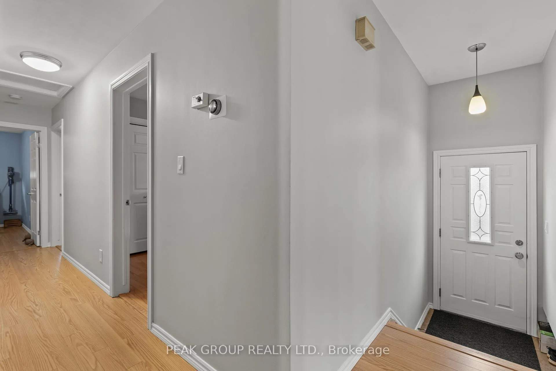 Photo 12 of 8 Holden Street, St. Catharines, Fairview — HOMEH