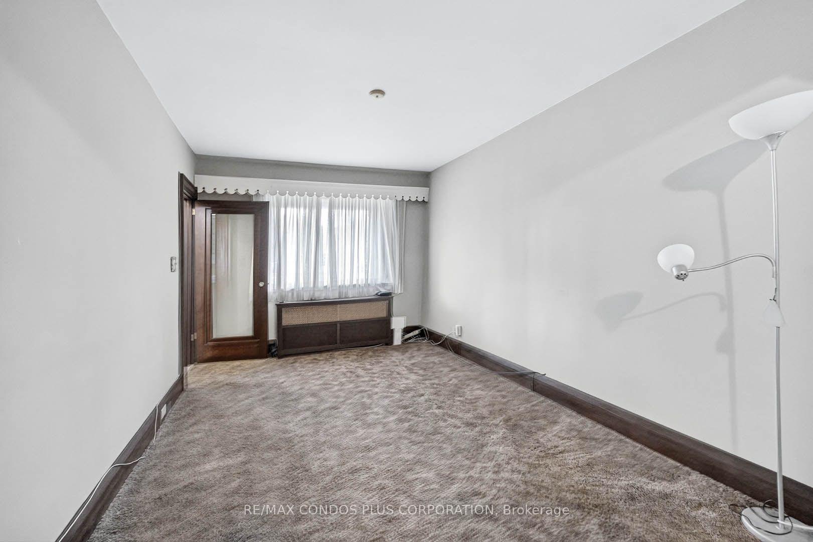 Photo 6 of 77 Fifth Street, Etobicoke, New Toronto — HOMEH