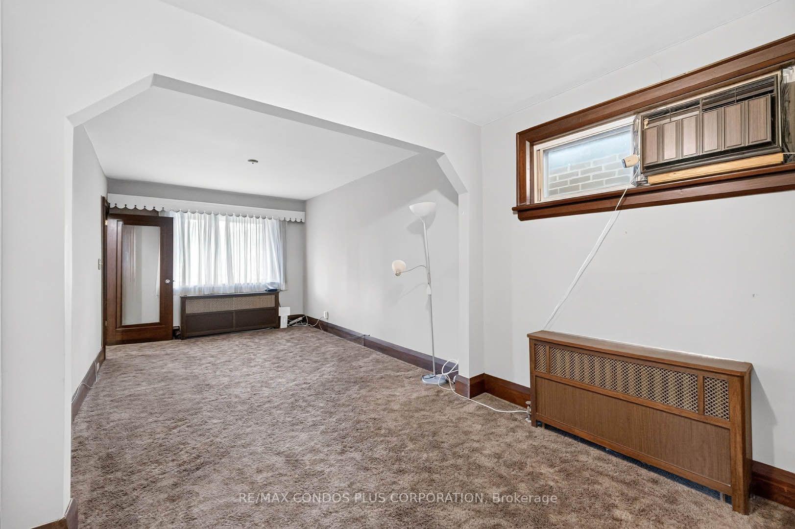 Photo 10 of 77 Fifth Street, Etobicoke, New Toronto — HOMEH