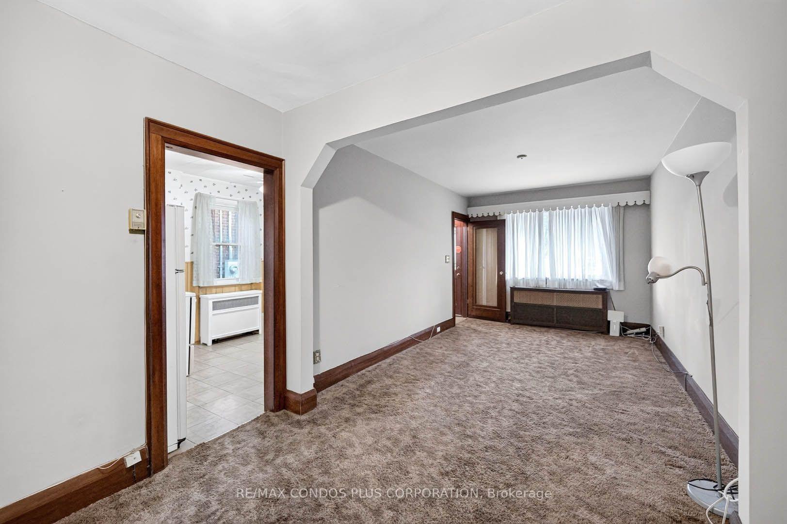 Photo 11 of 77 Fifth Street, Etobicoke, New Toronto — HOMEH
