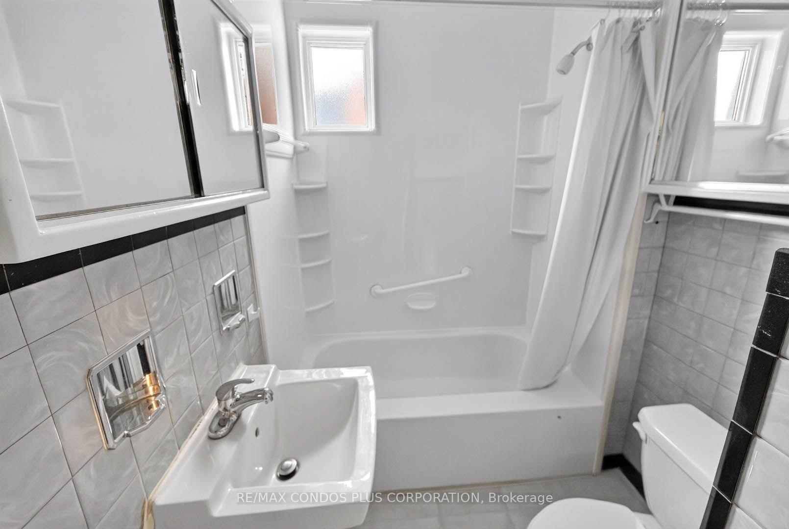 Photo 20 of 77 Fifth Street, Etobicoke, New Toronto — HOMEH