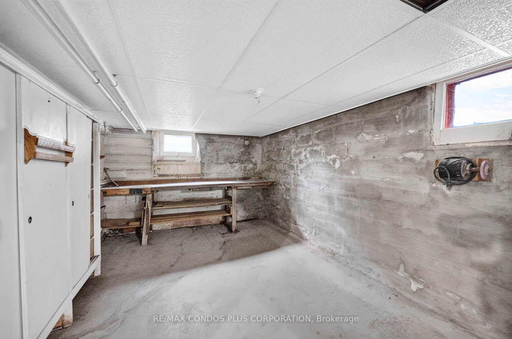 Photo 24 of 77 Fifth Street, Etobicoke, New Toronto — HOMEH